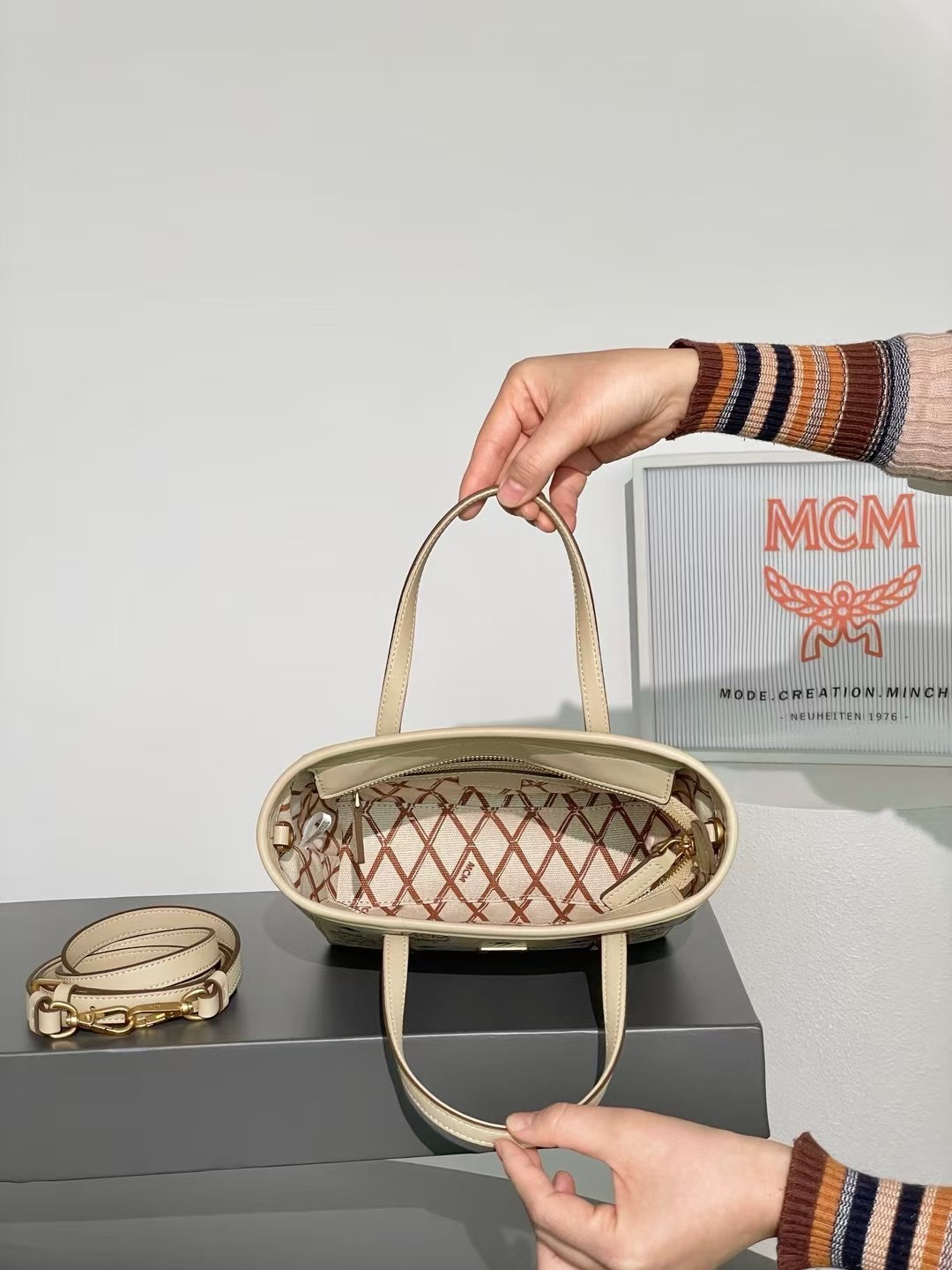 MCM 𝗠𝗖𝗠 𝗔𝗿𝗲𝗻 𝗩𝗶𝘀𝗲𝘁𝗼𝘀 𝗠𝗶𝗻𝗶