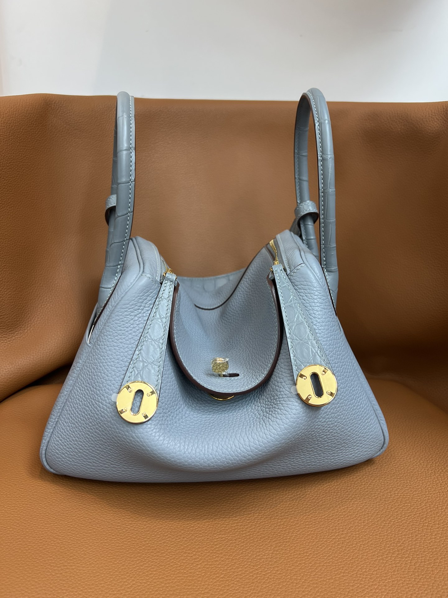 Hermès The most cost-effective Hermes rare matching crocodile leather stitching Lindy26 linen orchid gold buckle