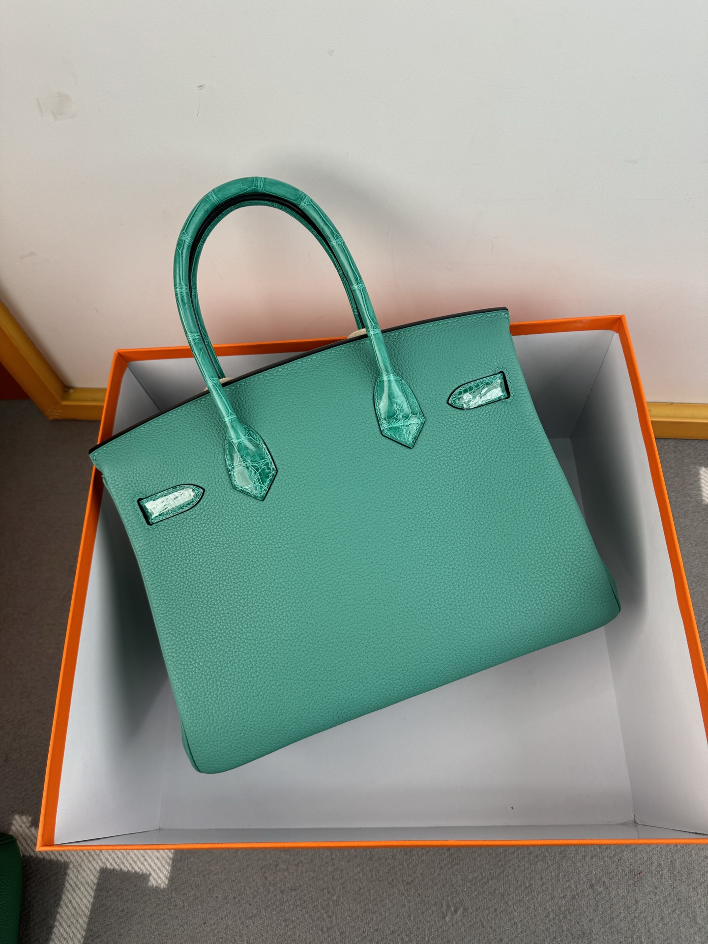 Birkin 30cm Emerald Green Togo Leather and Crocodile Gold Hardware Bag 2 i1739690192527 3458 0 1