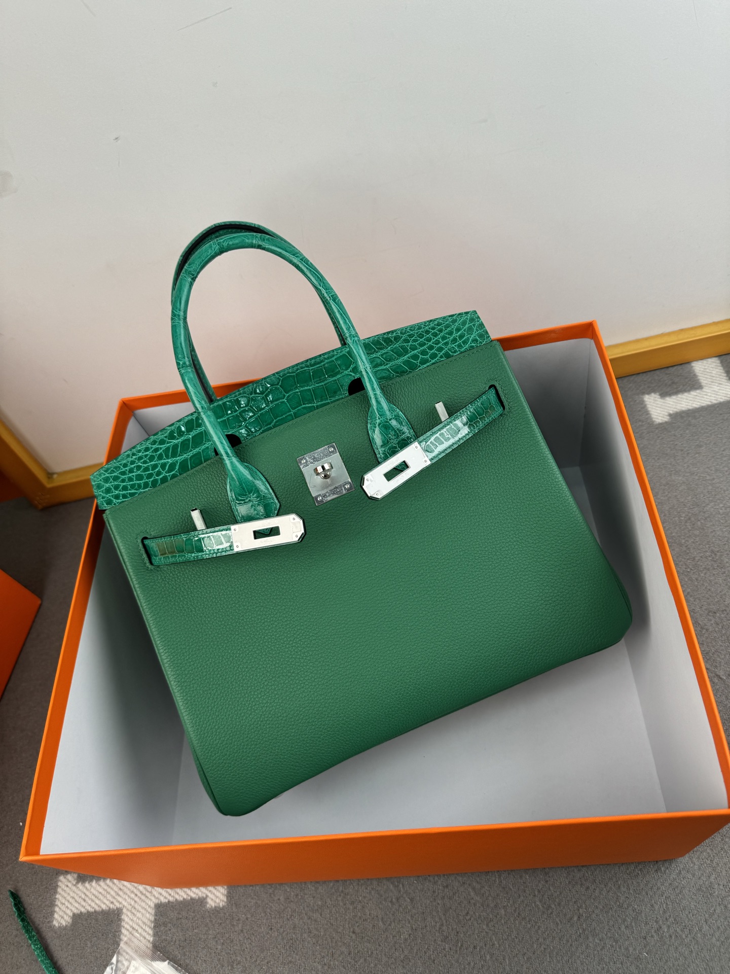 Hermès Birkin 30 Touch Emerald Green Togo Leather and Alligator Handbag 9 i1739690684046 1760 0 8