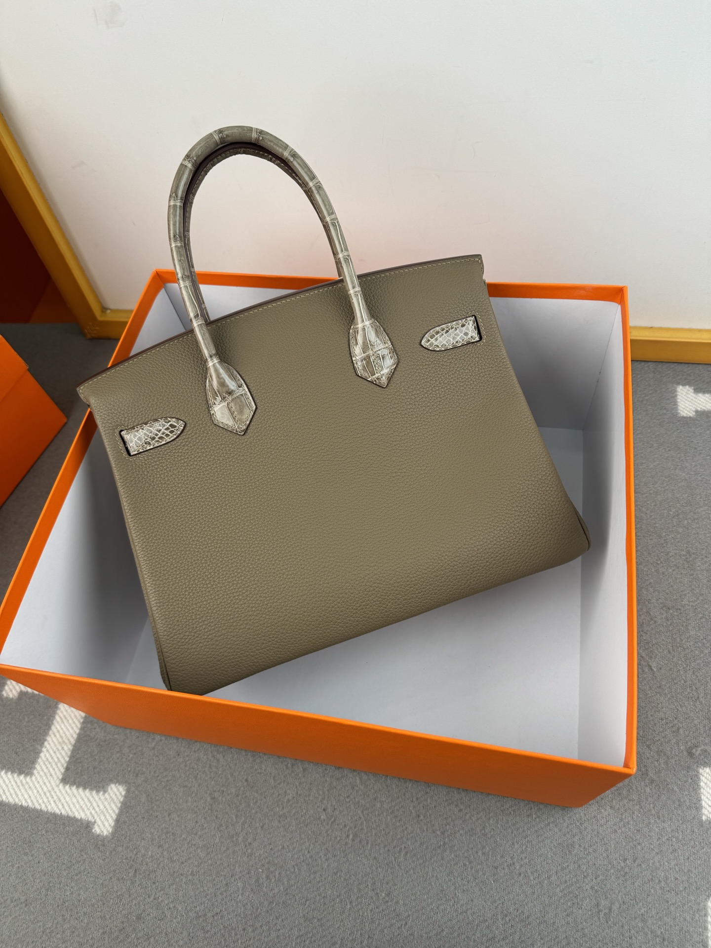 Birkin 30cm Togo Leather and Crocodile Top Handle Satchel Handbag 3 i1739691172054 840 0 1