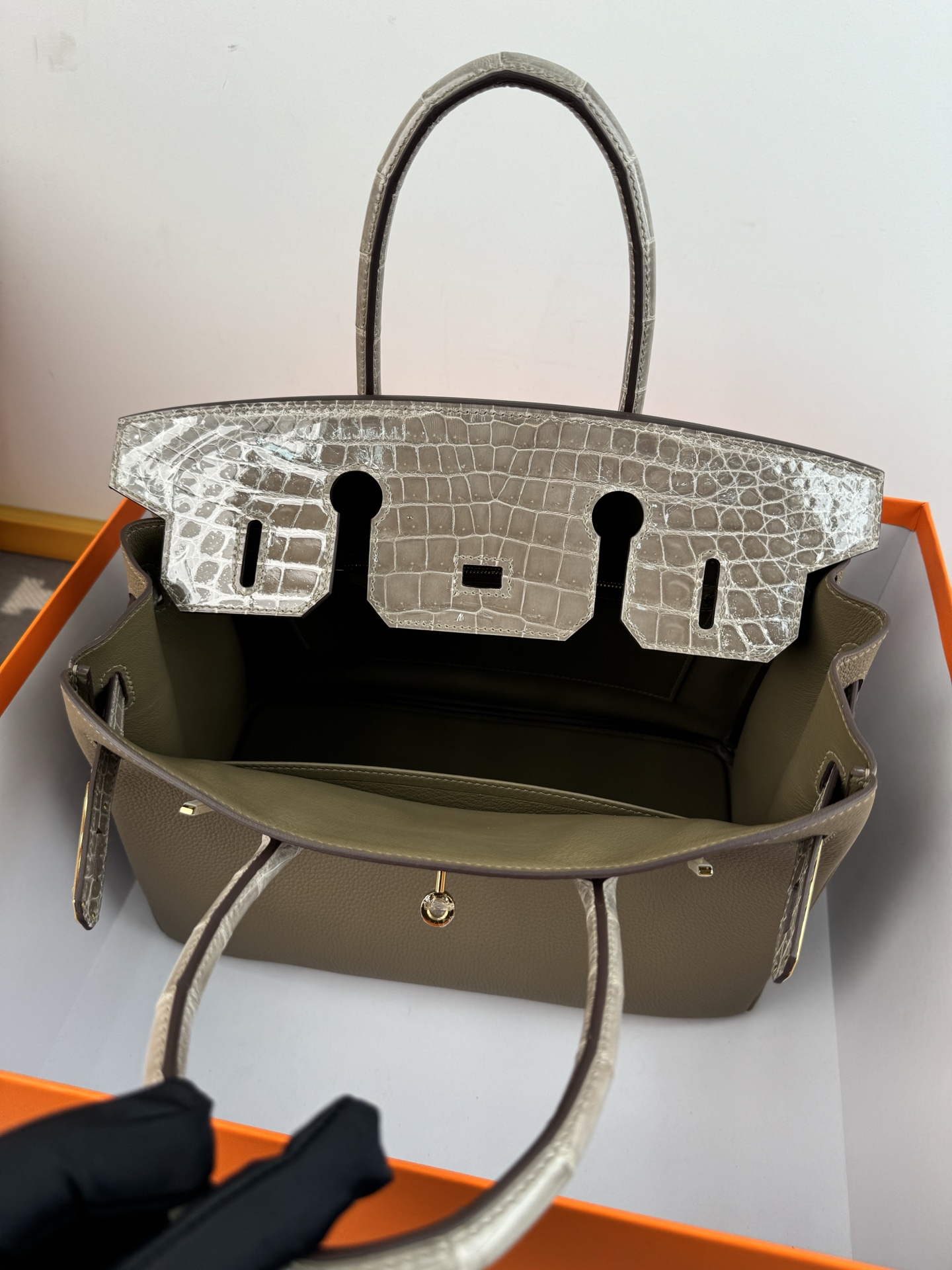 Birkin 30cm Touch Togo Leather with Crocodile Top Handle Bag 8 i1739692638006 7011 0 7