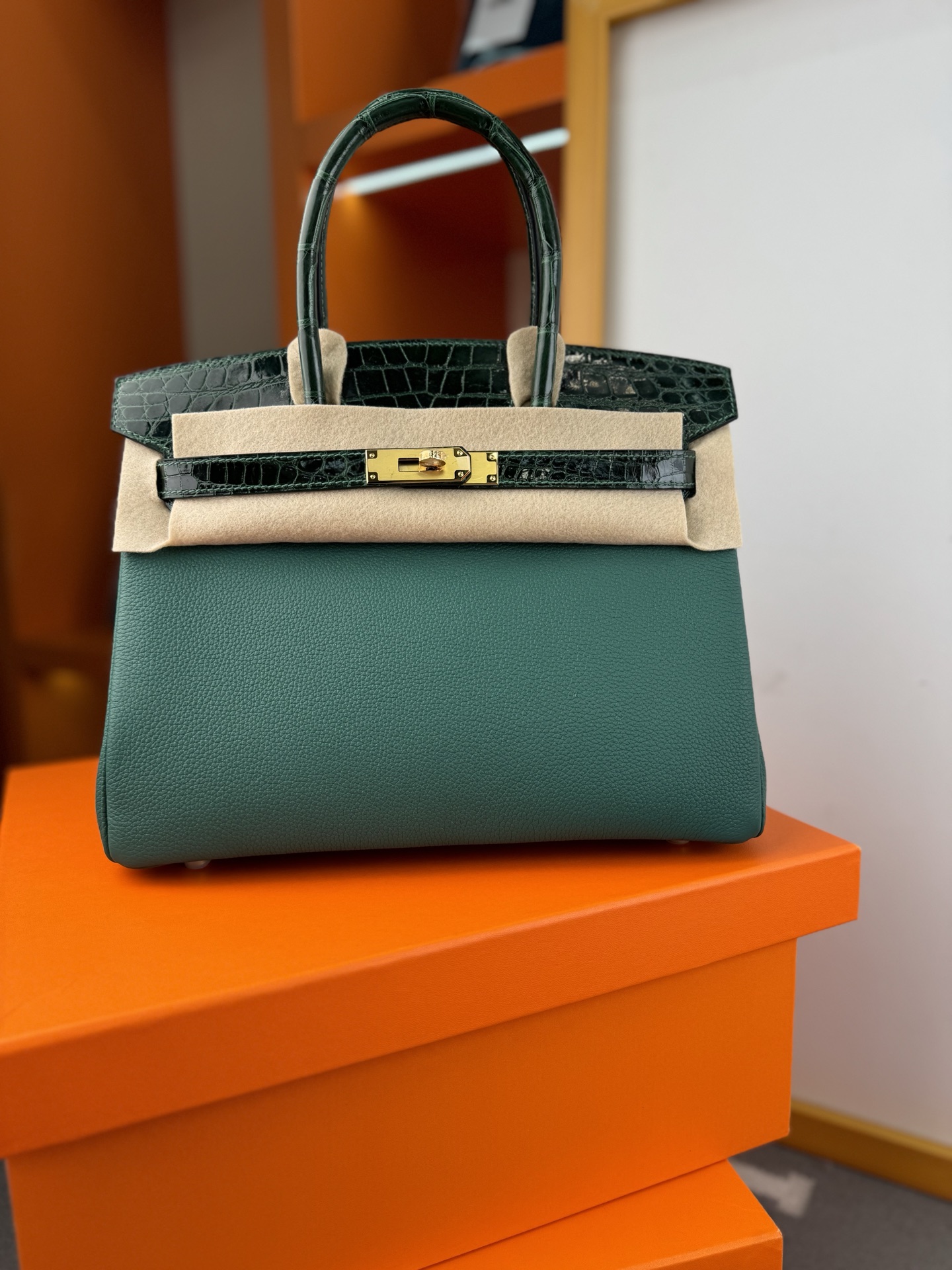 Birkin 30cm Emerald Green Togo Leather and Crocodile Gold Hardware 1 i1739698406062 9585 0 0