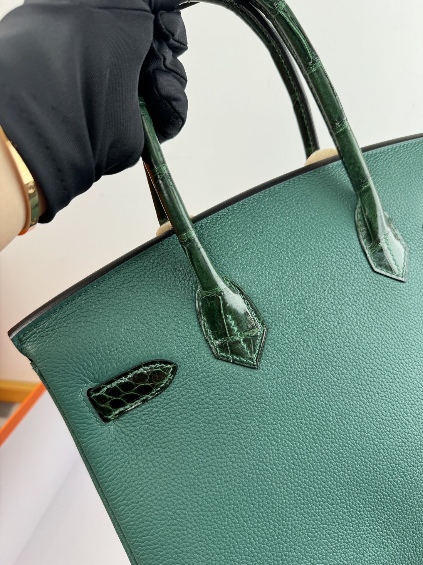 Birkin 30cm Emerald Green Togo Leather and Crocodile Gold Hardware 6 i1739698409692 5472 0 5
