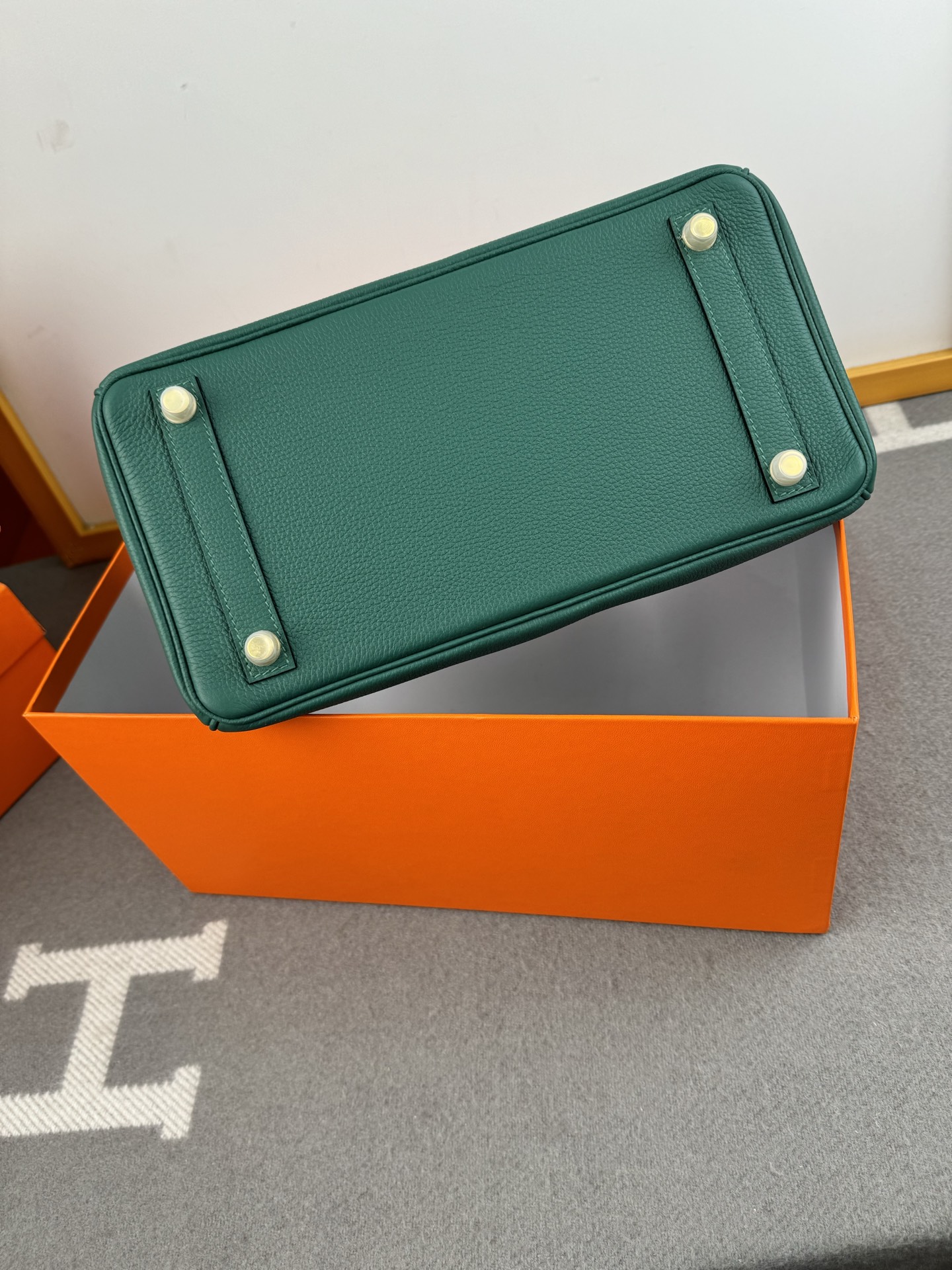 Birkin 30cm Emerald Green Togo Leather and Crocodile Gold Hardware 11 i1739698409711 4098 0 10