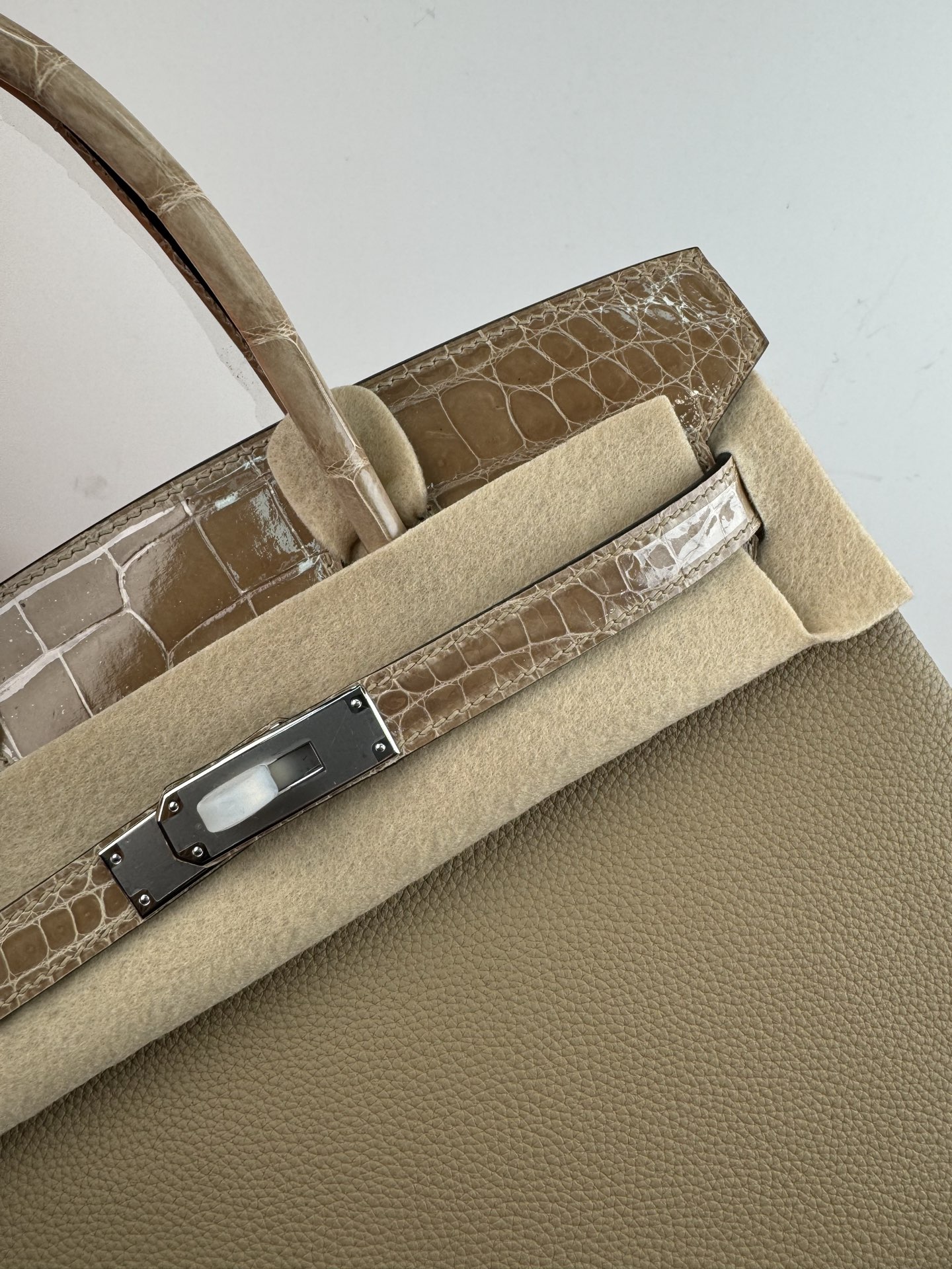 Birkin 30cm Touch Togo Leather with Glossy Crocodile - Pigeon Grey, Silver Hardware 6 i1739700191011 5952 0 4