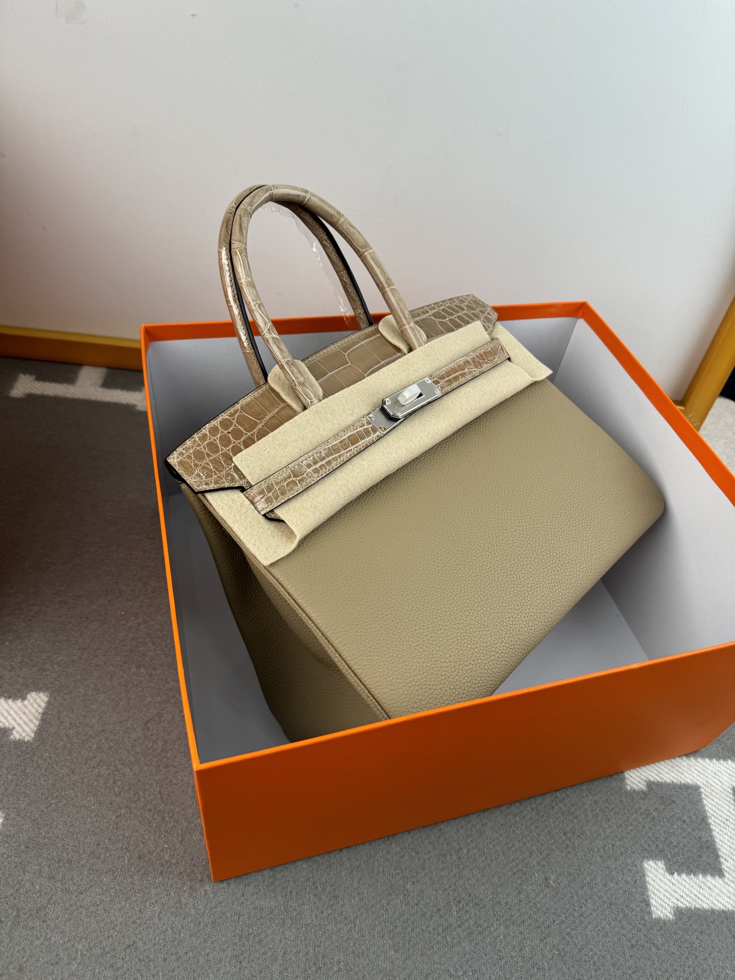 Birkin 30cm Touch Togo Leather with Glossy Crocodile - Pigeon Grey, Silver Hardware 5 i1739700193511 9168 0 3