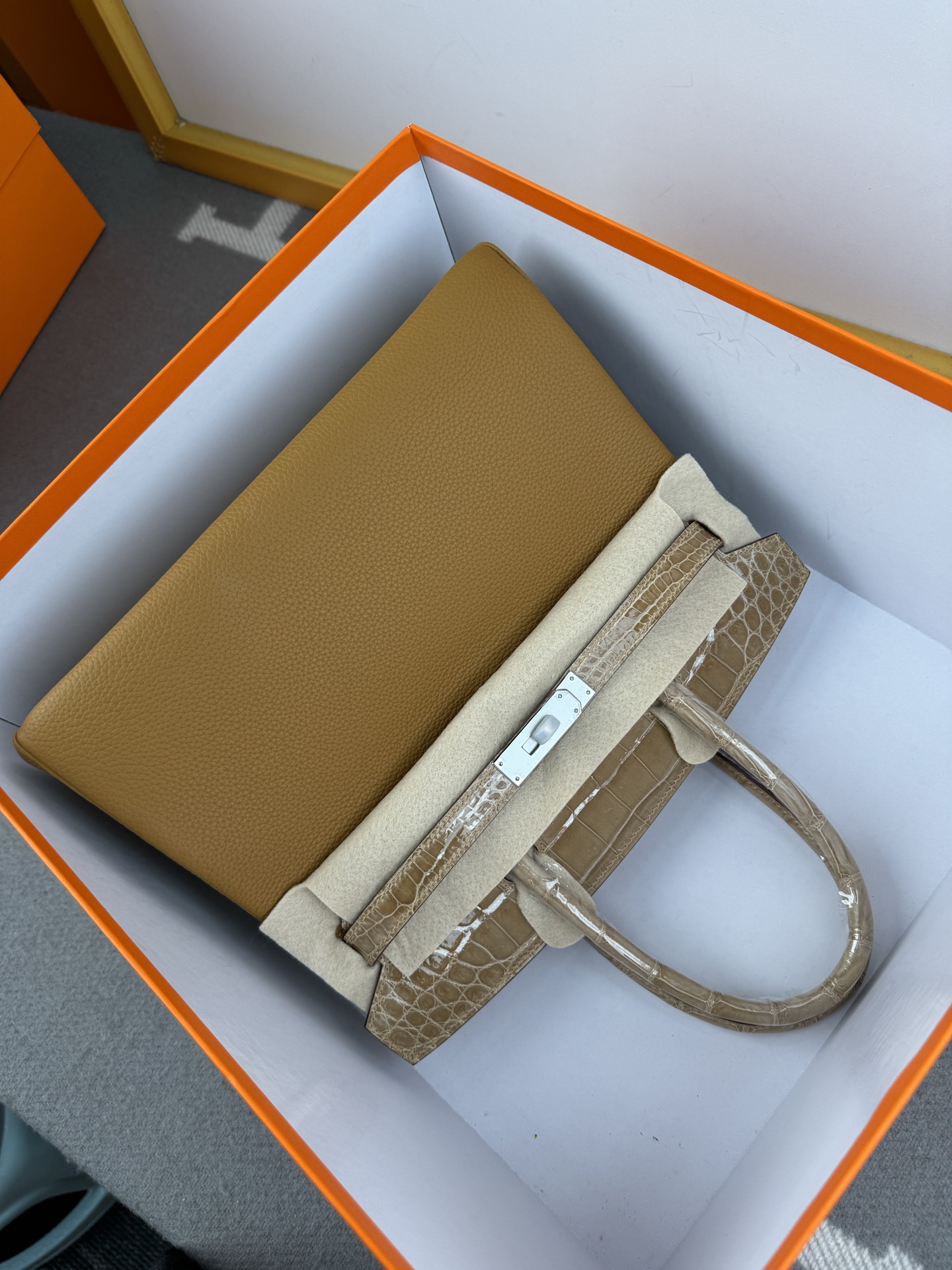 Birkin 30cm Touch Togo Leather with Shiny Crocodile in Dust Color, Silver Hardware 8 i1739700779640 1043 0 6