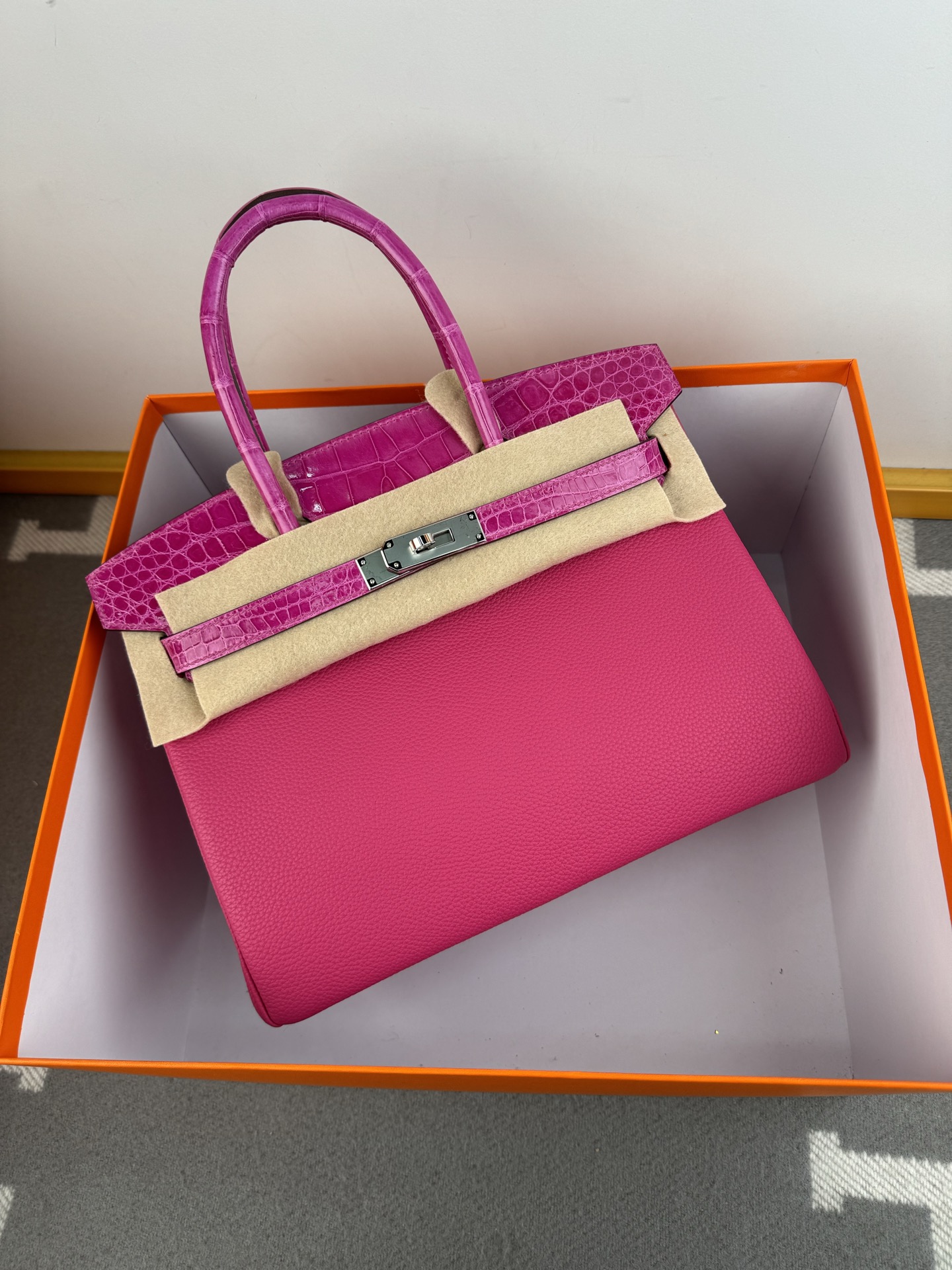 Birkin 30cm Pink Togo Leather and Crocodile Top Handle Bag with Gold Hardware 2 i1739769260526 7546 0 1