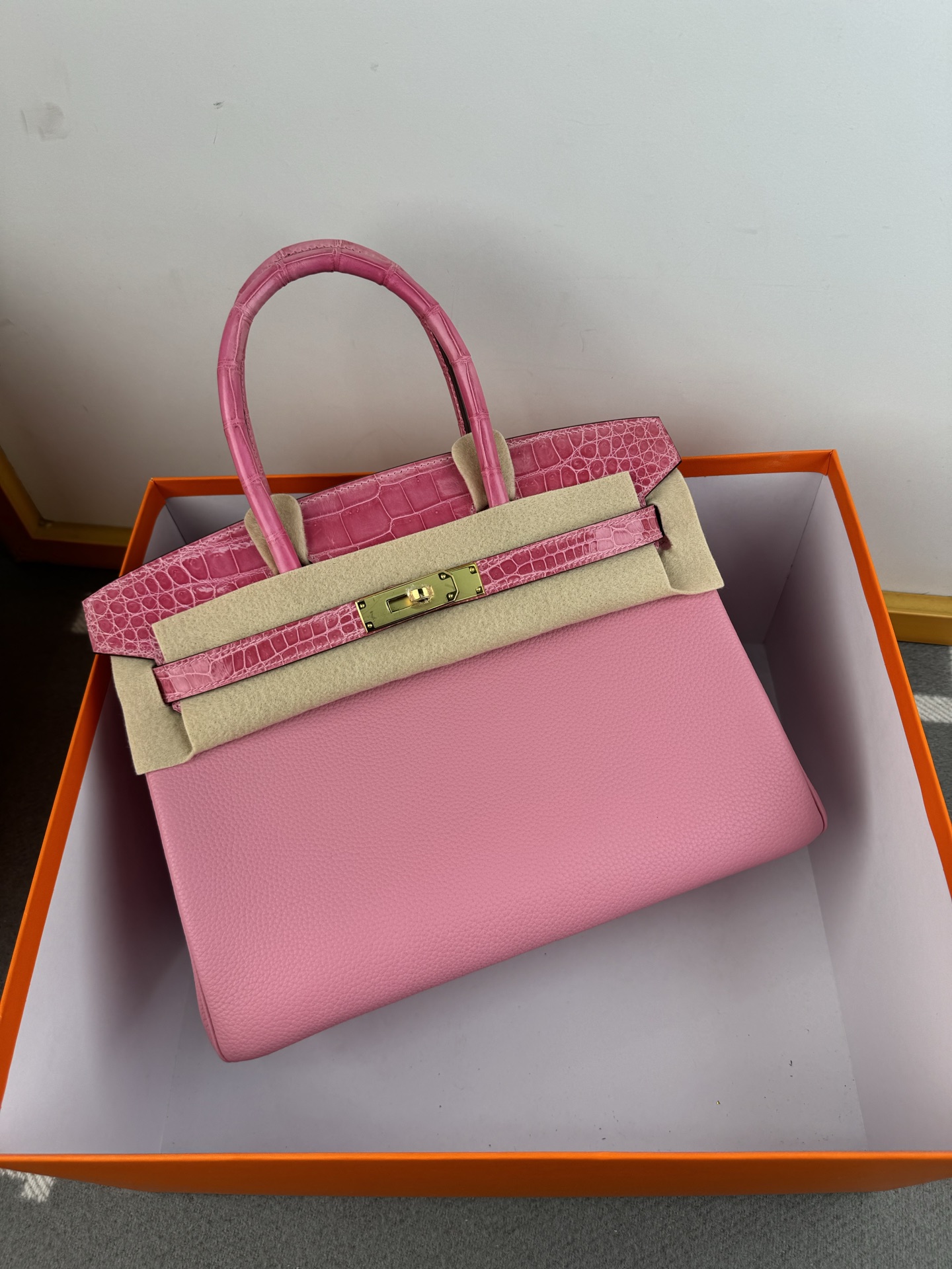 Birkin 30cm Pink Togo Leather and Crocodile Top Handle Bag with Gold Hardware 4 i1739783777070 5788 0 1