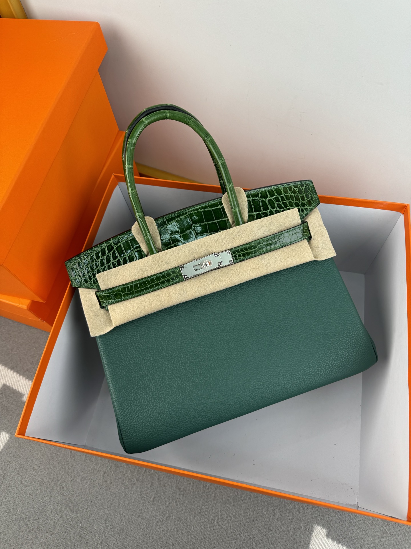 Birkin 30cm Touch Togo Leather and Alligator Skin Handbag with Gold Hardware 2 i1739856125577 2589 0 1