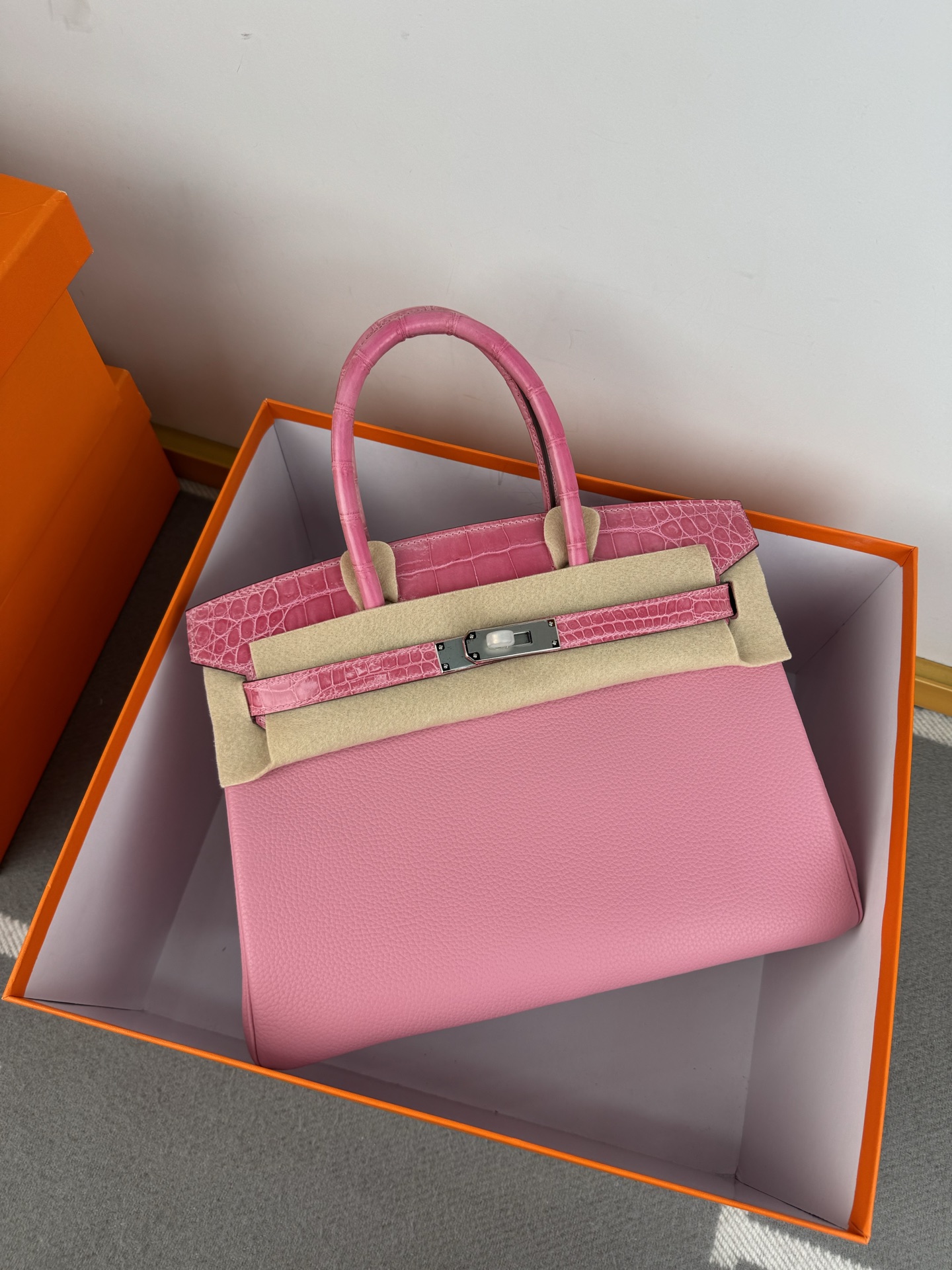 Birkin 30cm Touch Togo Leather and Alligator Skin Handbag with Gold Hardware 4 i1739937860768 4562 0 1