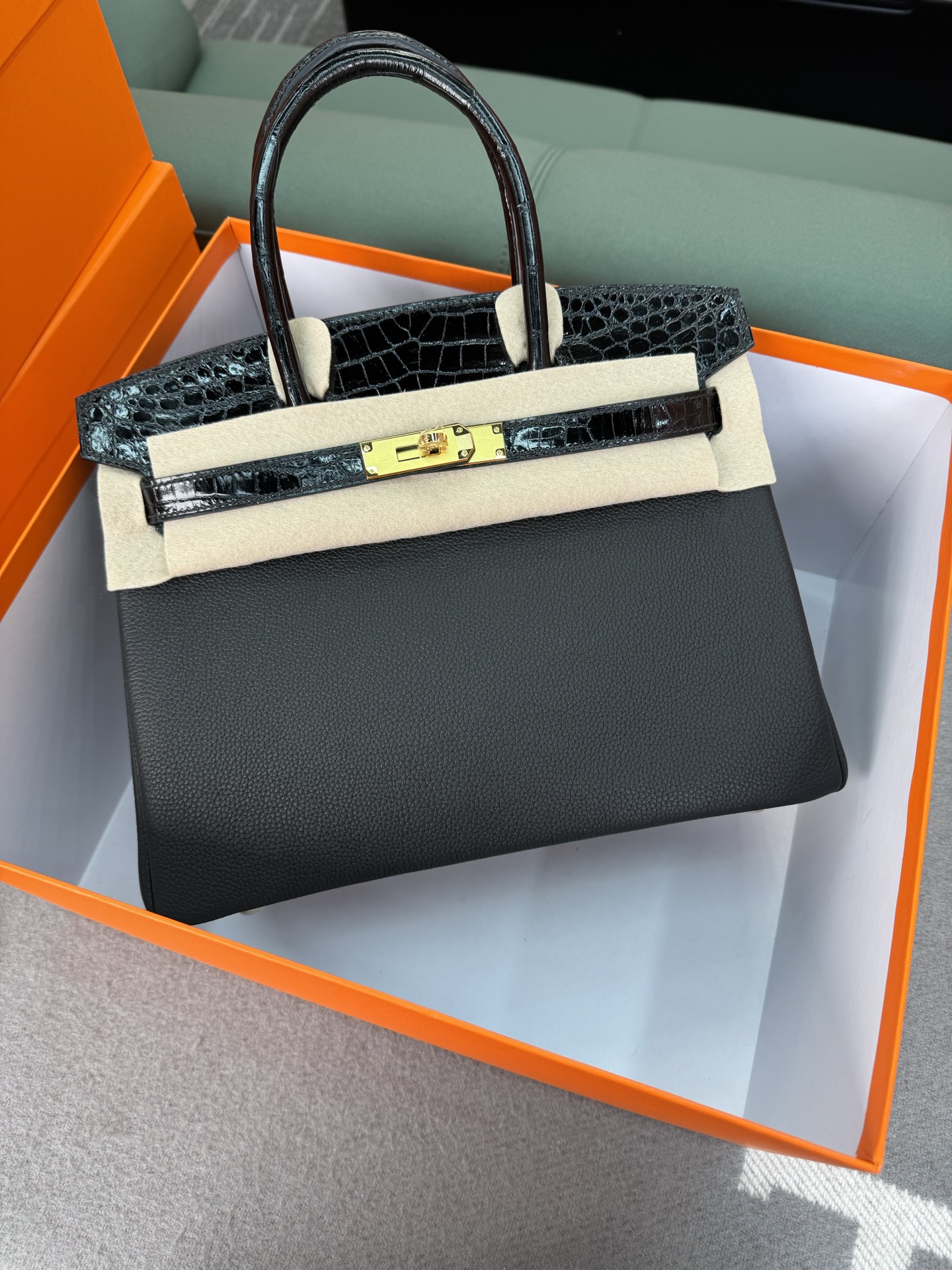 Birkin 30cm Touch Togo Leather and Alligator Skin Handbag with Gold Hardware 10 i1740470602386 2533 0 0