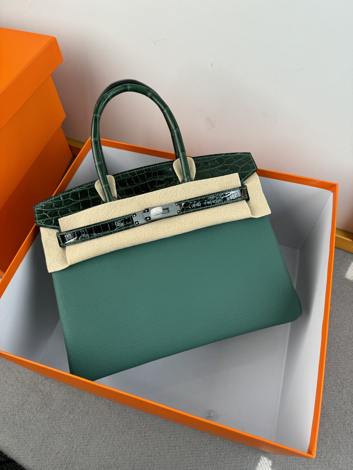 Birkin 30cm Touch Togo Leather and Alligator Skin Handbag with Gold Hardware 7 i1740542797577 153 0 1