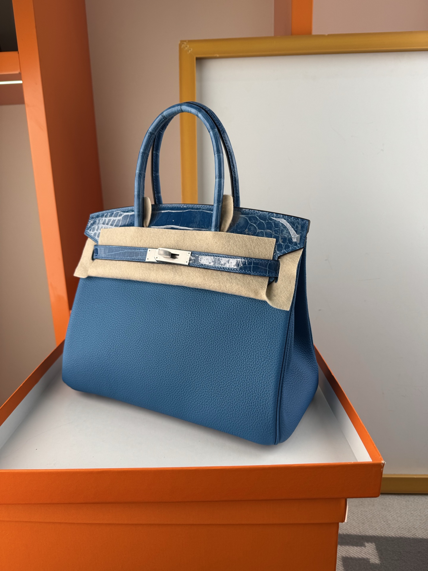 Hermès Birkin 30cm Touch Paradise Blue Togo Leather & Alligator Handbag 4 i1747725033942 9483 0 2