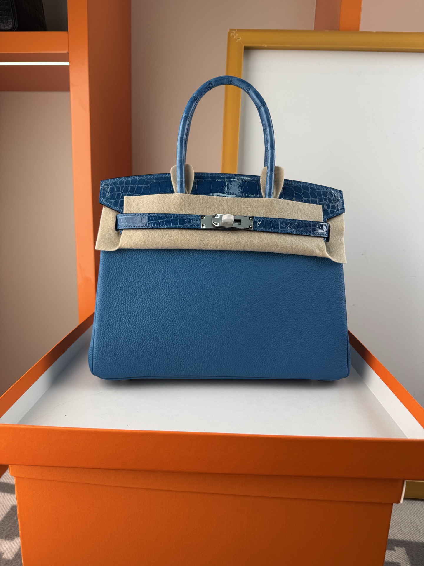 Hermès Birkin 30cm Touch Paradise Blue Togo Leather & Alligator Handbag 2 i1747725038677 4521 0 0