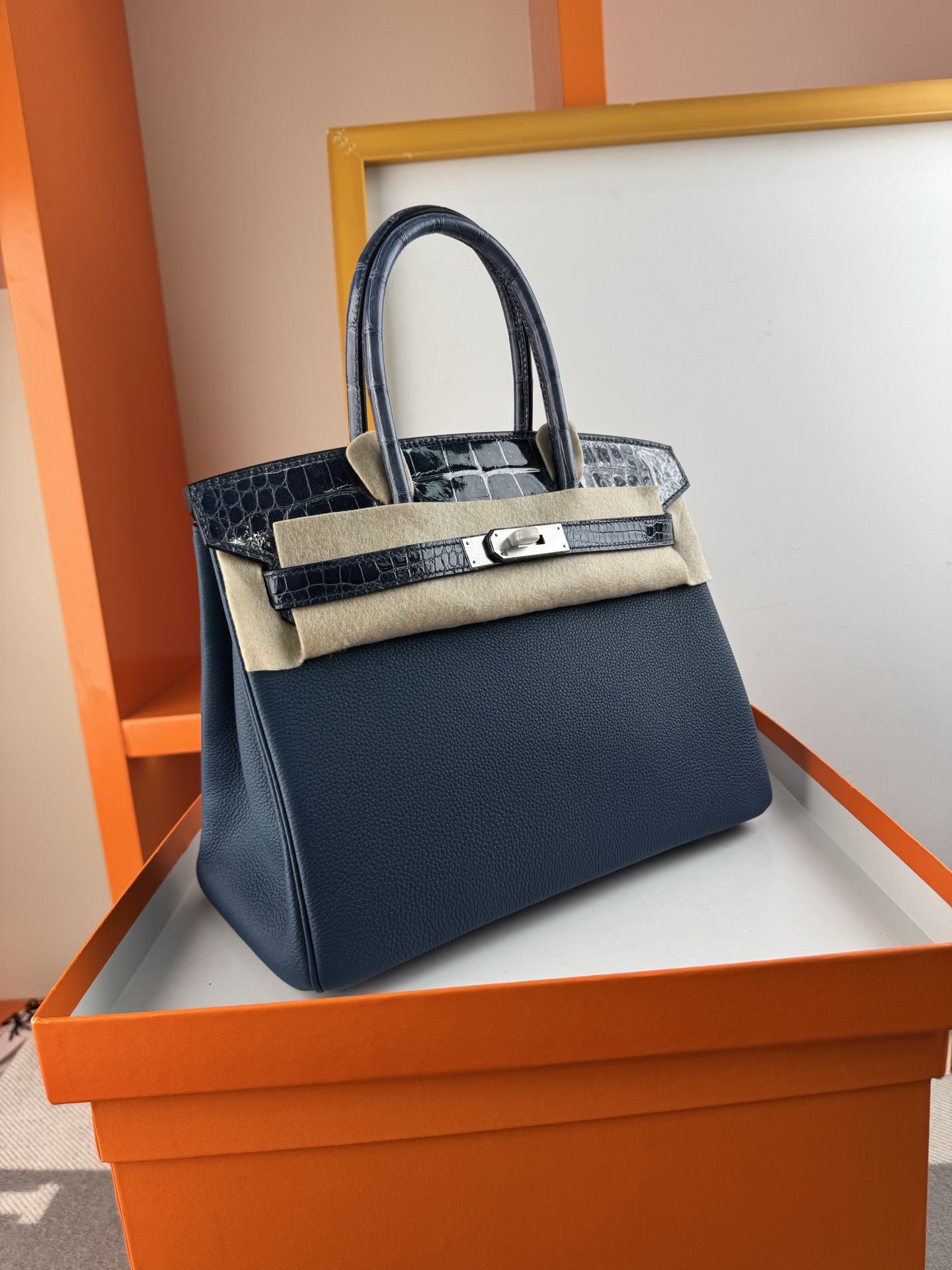 Luxury Birkin 30cm Touch Bag: Togo Leather & Crocodile, Sapphire Blue, Silver Hardware 4 i1747895645336 9018 0 2