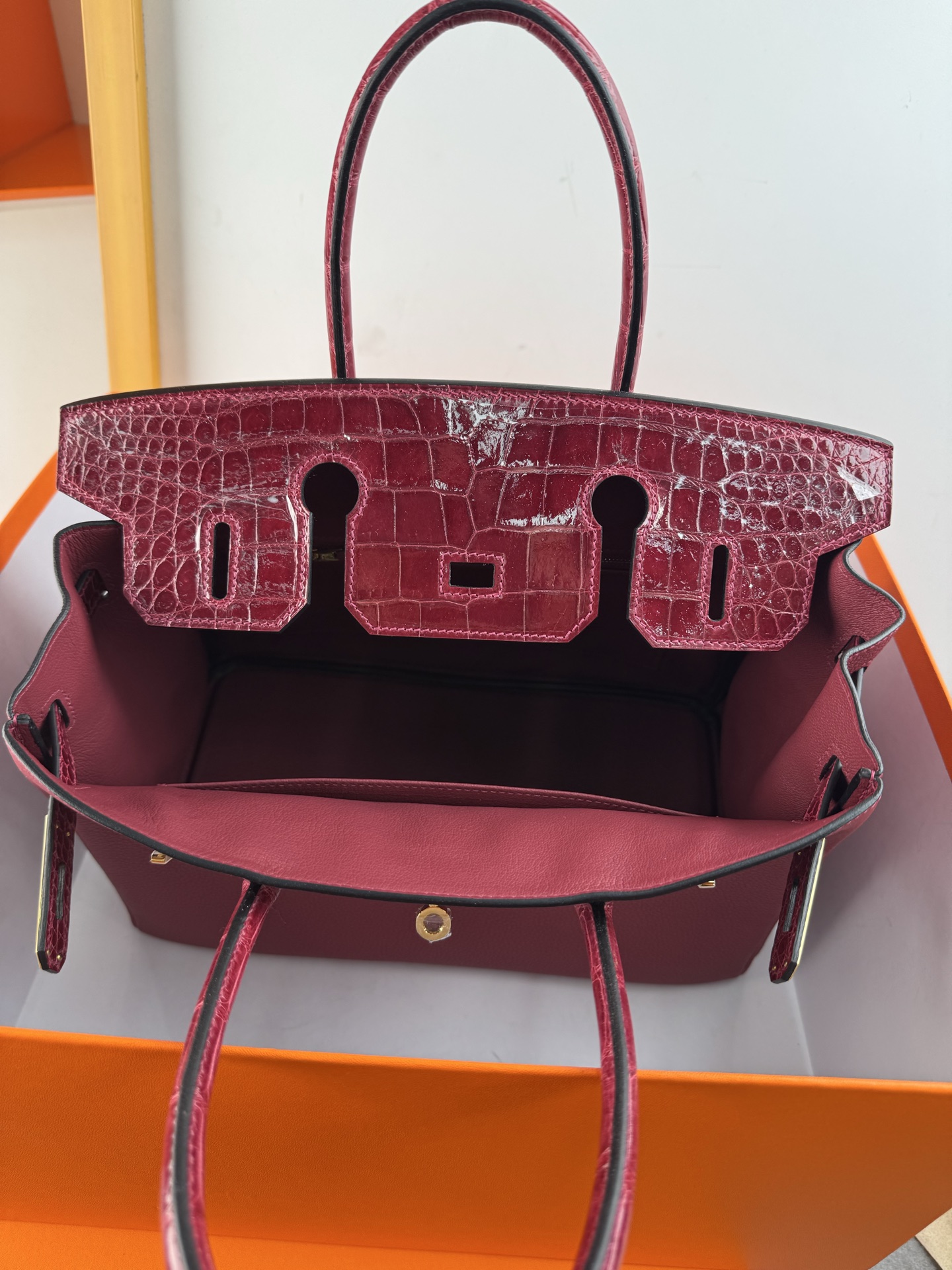 Birkin 30cm Touch Burgundy Togo Leather and Crocodile with Gold Hardware 10 i1747901954704 5773 0 8