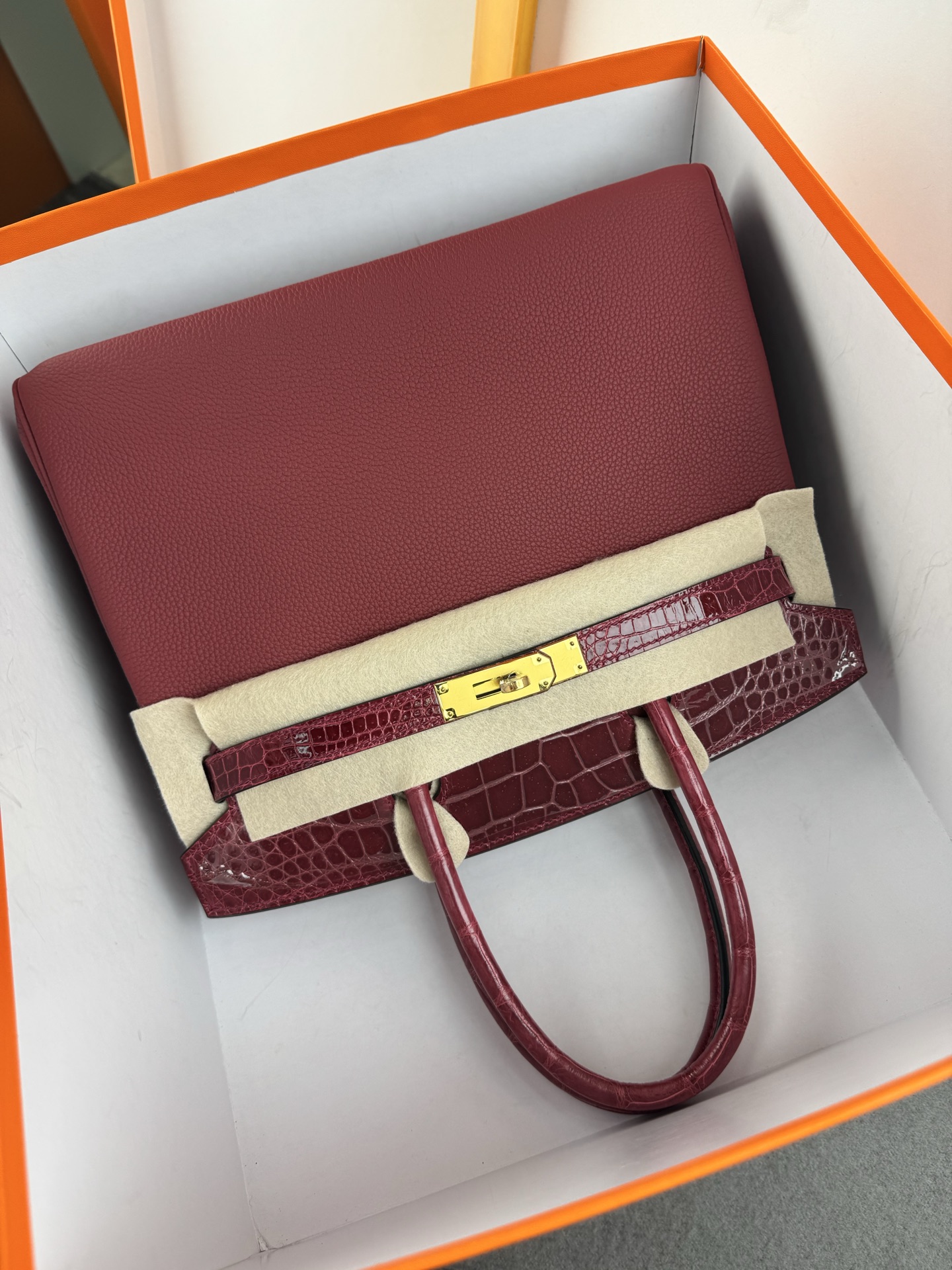 Birkin 30cm Touch Burgundy Togo Leather and Crocodile with Gold Hardware 11 i1747901966041 5885 0 9