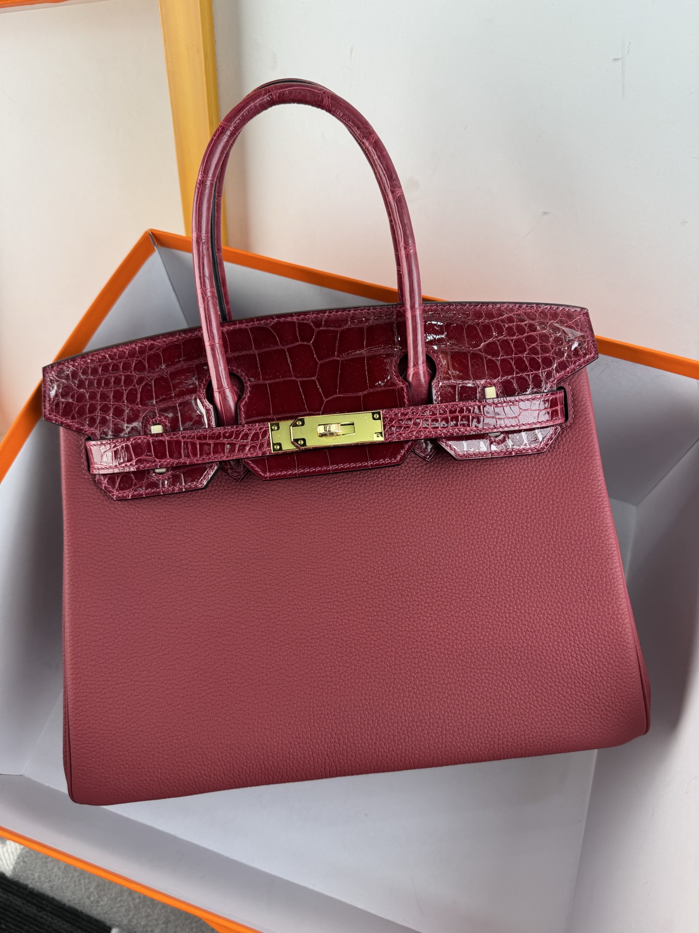 Birkin 30cm Touch Burgundy Togo Leather and Crocodile with Gold Hardware 8 i1747901971402 8838 0 6