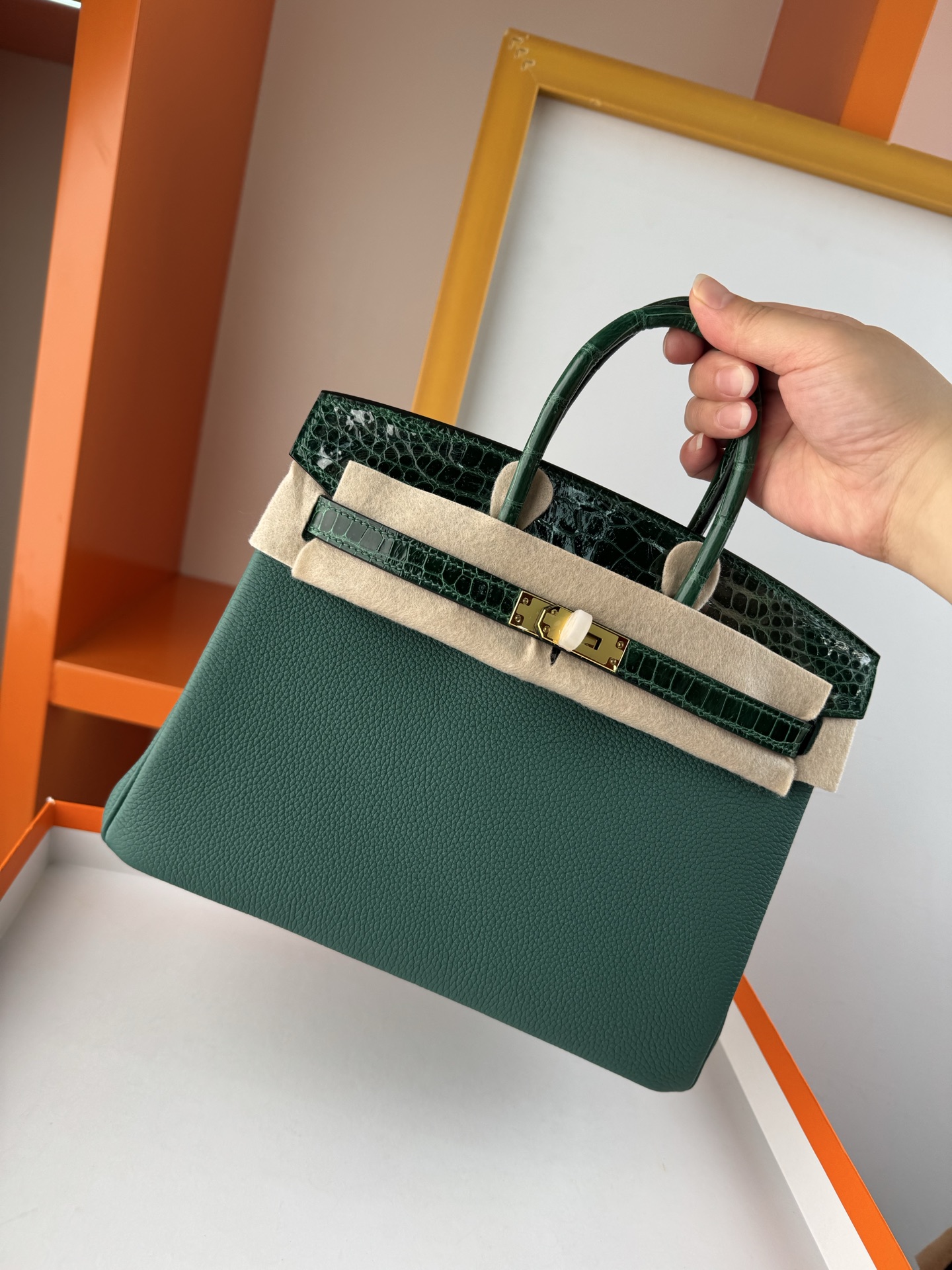 Birkin 25cm Emerald Green Togo Leather and Alligator Gold Hardware Bag 9 i1747994720188 7909 0 7
