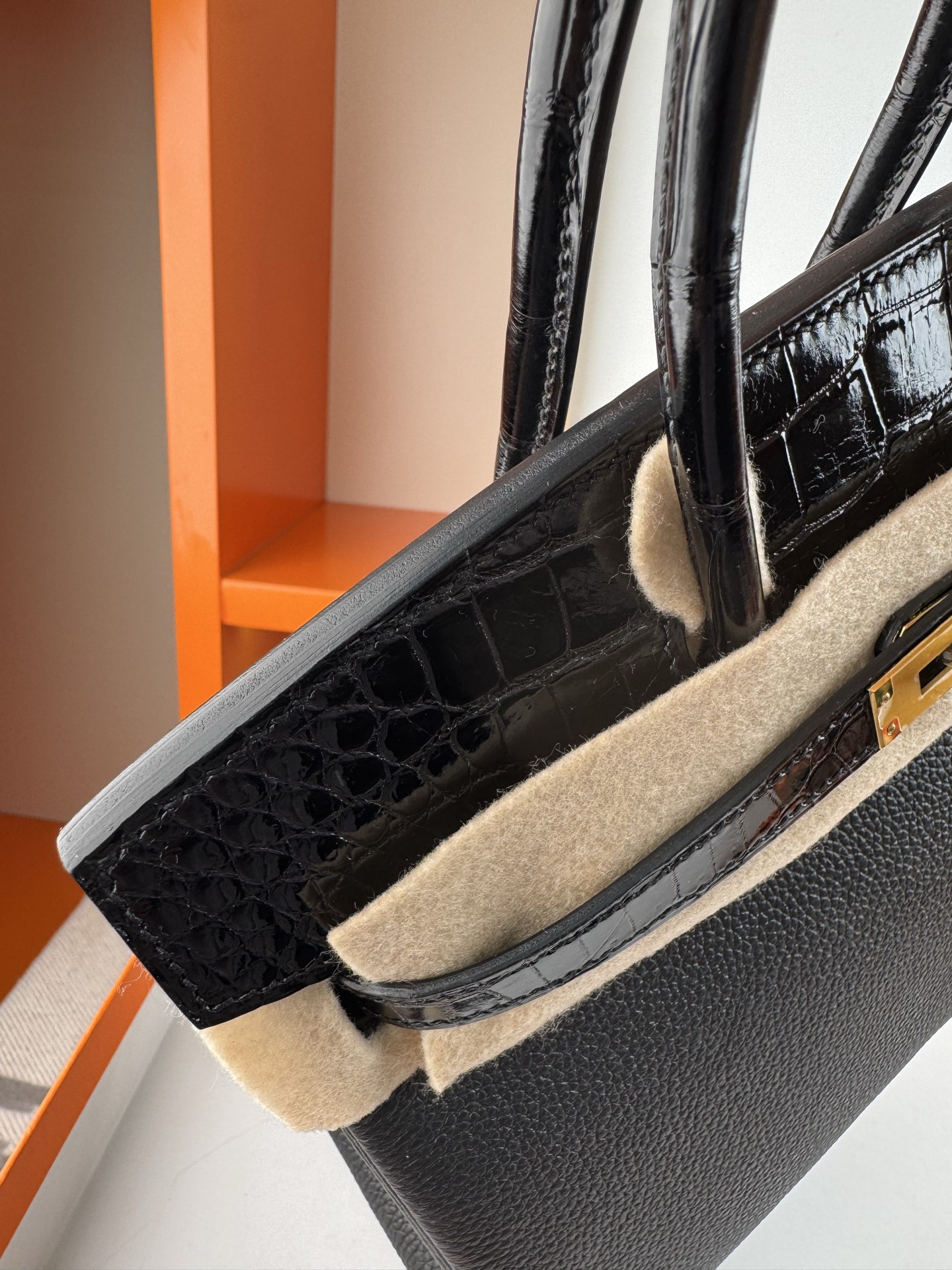 Birkin 25cm Black Togo Leather and Crocodile Top Handle Gold Hardware Bag 5 i1747995235029 6659 0 3