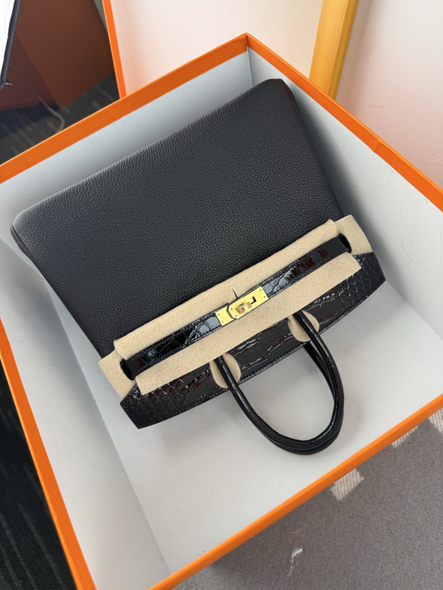 Birkin 25cm Black Togo Leather and Crocodile Top Handle Gold Hardware Bag 10 i1747995273370 9813 0 8