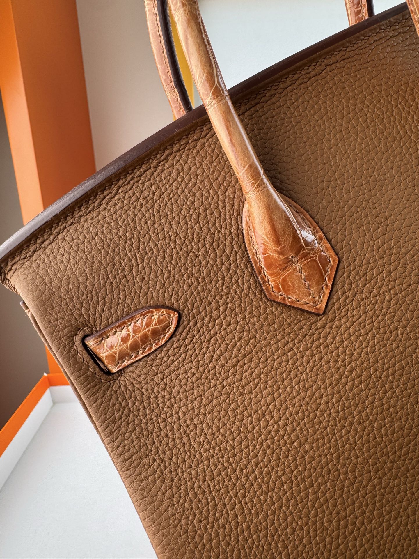 Birkin 25cm Touch Honey Brown Togo Leather and Crocodile Gold Hardware Bag 10 i1748071818081 7489 0 8