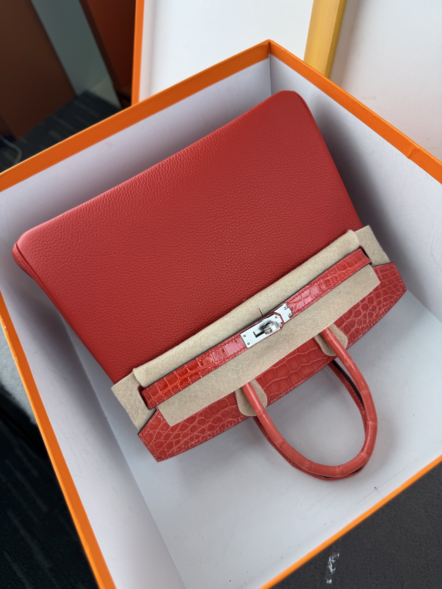 Birkin 25cm Touch Togo Leather with Crocodile Trim - Flag Red & Silver Hardware 12 i1748079197127 3855 0 10