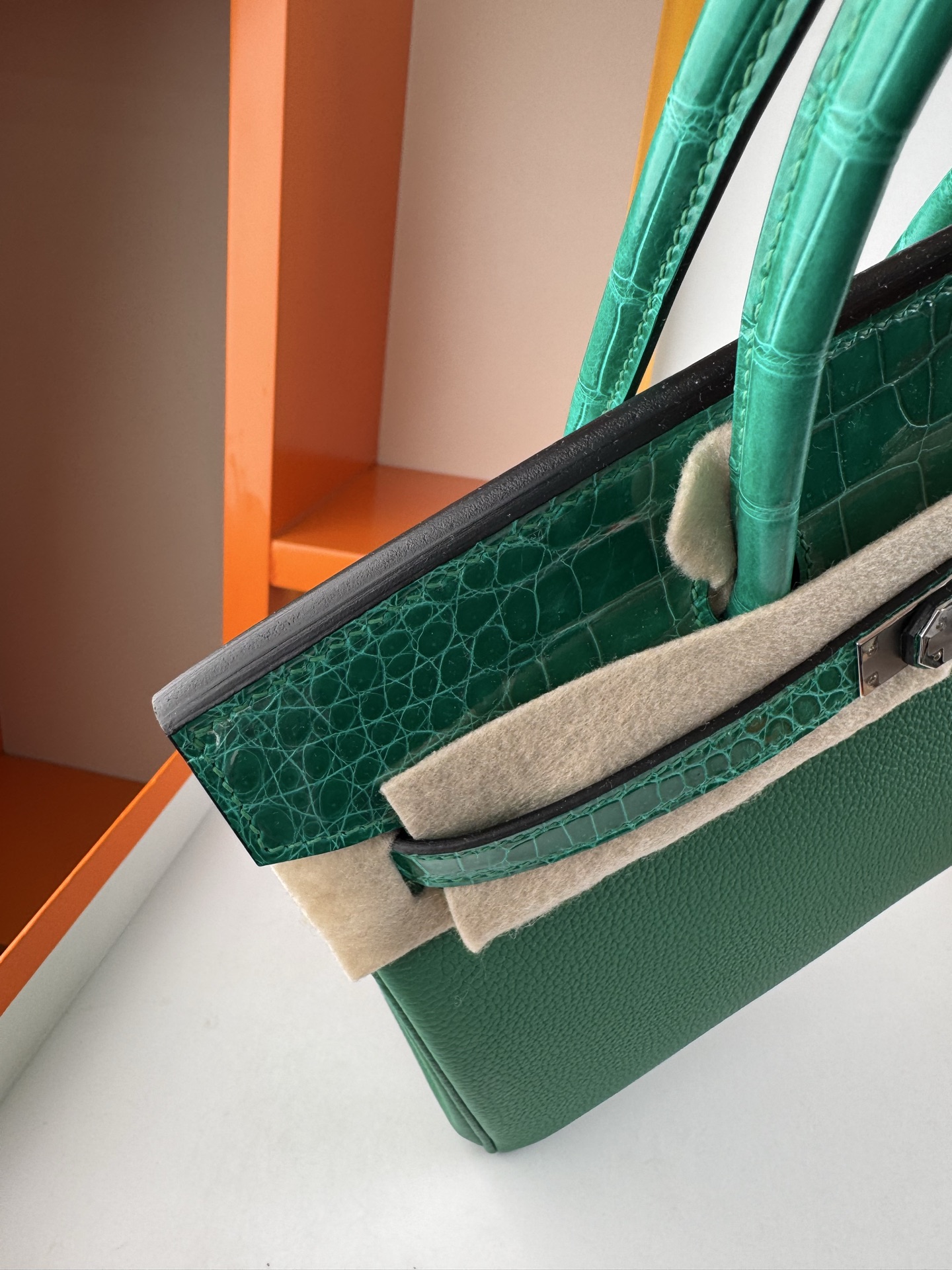 Hermès Birkin 25 Touch Emerald Green Togo Leather & Alligator Handbag 5 i1748079232728 2991 0 3