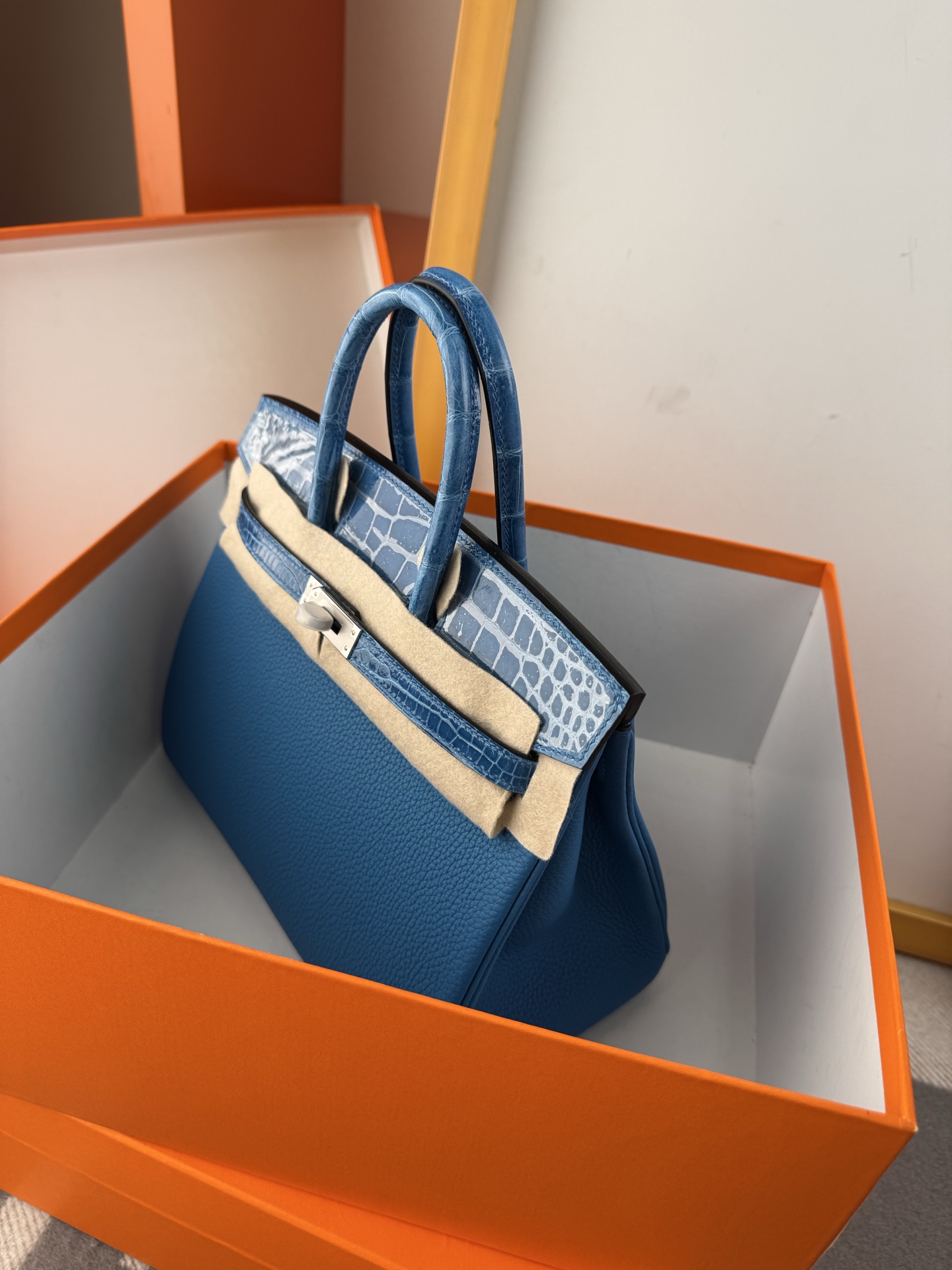Hermès Birkin 25 Touch Paradise Blue Togo Leather & Alligator Handbag 9 i1748102698553 3748 0 8