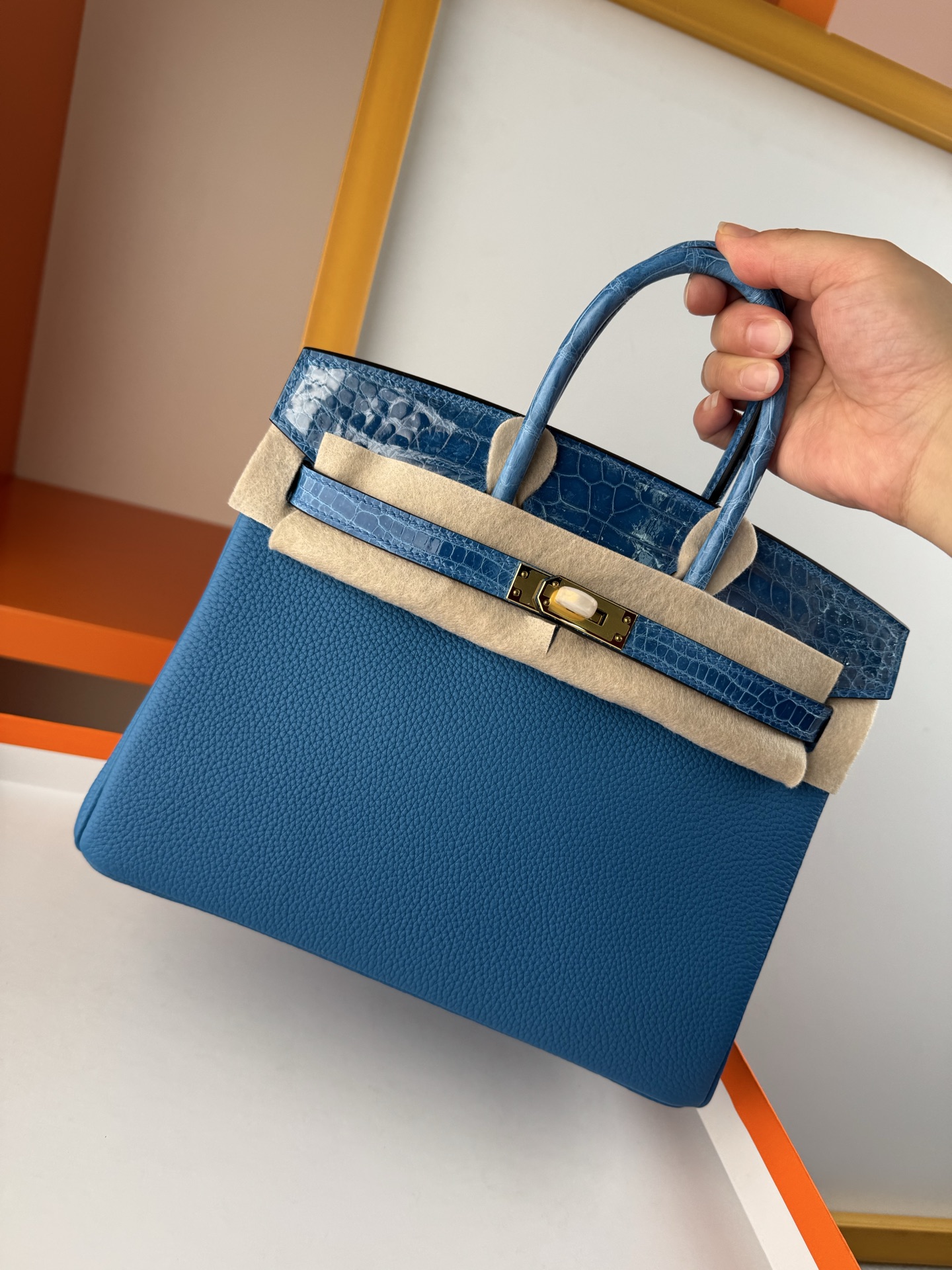 Birkin 25cm Touch Paradise Blue Togo Leather and Alligator Gold Hardware 9 i1748102743773 2205 0 7