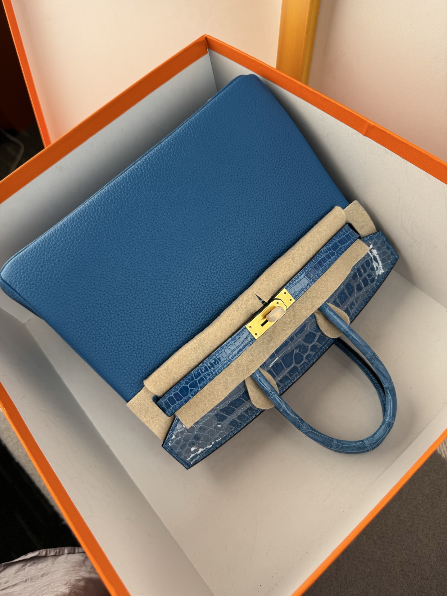 Birkin 25cm Touch Paradise Blue Togo Leather and Alligator Gold Hardware 11 i1748102746351 170 0 9