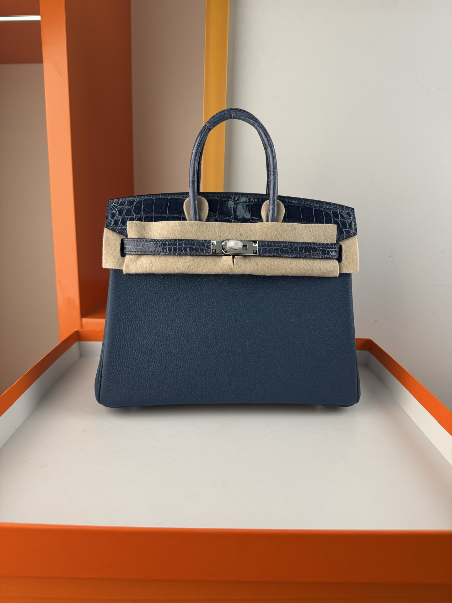 Hermès Birkin 25 Touch: Togo Leather & Shiny Alligator – Sapphire Blue, Silver Hardware 2 i1748232940579 1770 0 0