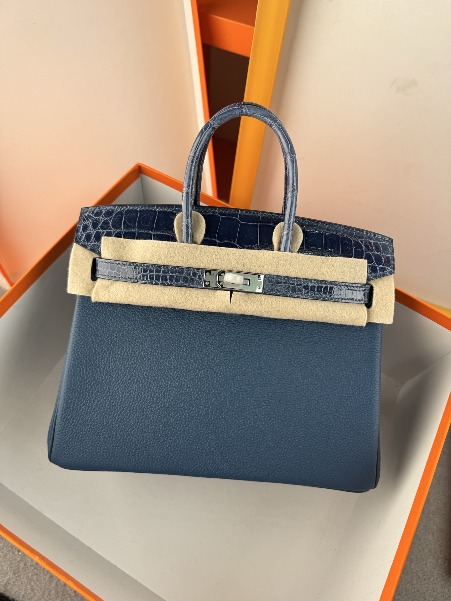 Hermès Birkin 25 Touch: Togo Leather & Shiny Alligator – Sapphire Blue, Silver Hardware 8 i1748232947743 1750 0 6