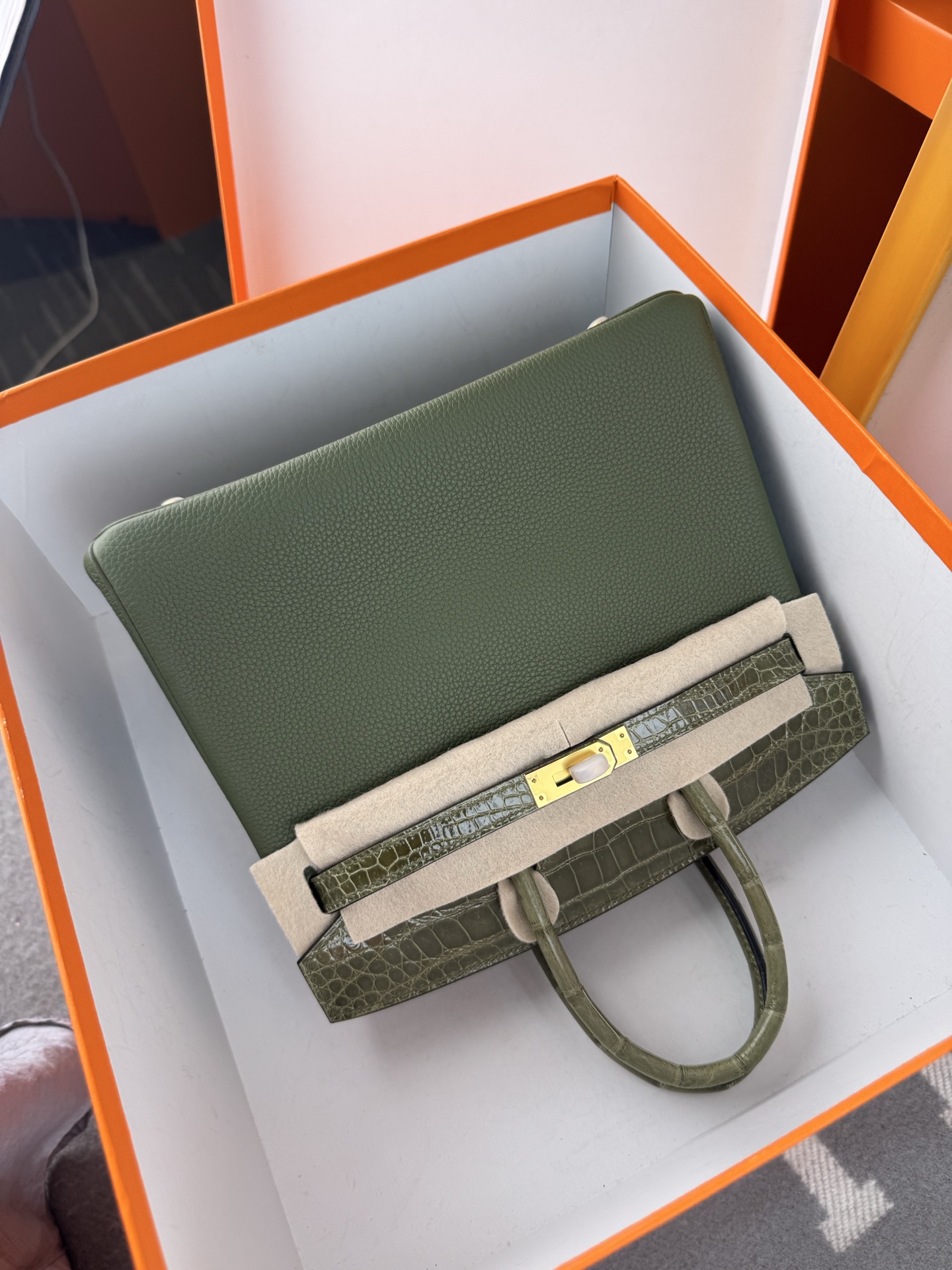 Birkin 25cm Olive Green Togo Leather with Crocodile Trim Gold Hardware 9 i1748233357432 1562 0 7