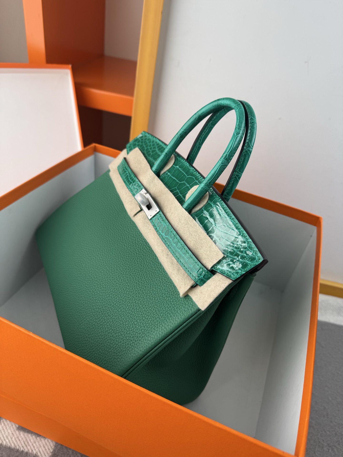 Emerald Green Birkin 25cm Togo Leather with Alligator Trim and Silver Hardware 9 i1748233648189 5995 0 8