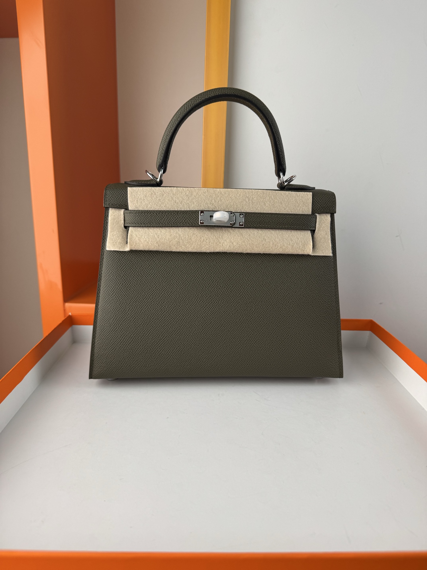 NO:698019,Spot KL25 gray green French haas imported esom original leather Kelly 25, full hand sewing wax thread, all steel hardware, original goatskin lining, Hermes, hermes, sheepskin, Hermes,19860909现货KL25 灰绿 法国haas进口esom原厂皮凯莉25 全手缝蜡线 全钢五金 内里原版山羊皮,爱马仕,hermes,sheepskin,Hermes,,Bag