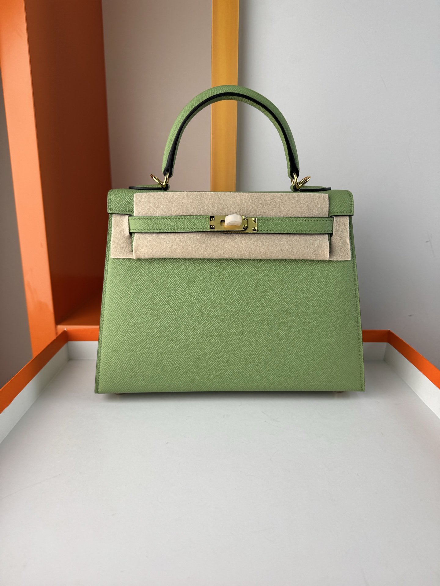 NO:698025,Spot KL25 avocado French Haas imported esom original leather Kelly 25 Fully hand-stitched wax thread All-steel hardware Original goatskin lining, Hermes, hermes, sheepskin, Hermes,19860909现货KL25 牛油果 法国haas进口esom原厂皮凯莉25 全手缝蜡线 全钢五金 内里原版山羊皮,爱马仕,hermes,sheepskin,Hermes,,Bag