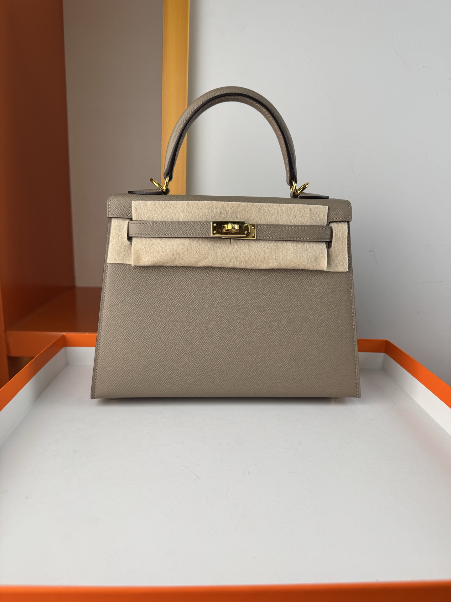 NO:698040,Spot KL25 asphalt gray French haas imported esom original leather Kelly 25 full hand sewing wax thread all steel hardware lining original goatskin, Hermes, hermes, sheepskin, Hermes,19860909现货KL25 沥青灰 法国haas进口esom原厂皮凯莉25 全手缝蜡线 全钢五金 内里原版山羊皮,爱马仕,hermes,sheepskin,Hermes,,Bag