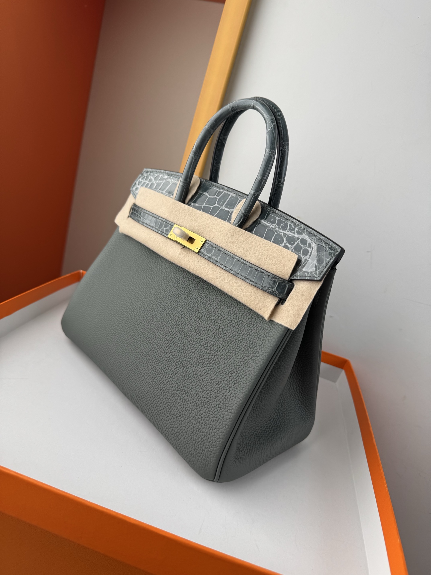 现货✨ touch BK25 

Togo皮拼高光鳄鱼皮铂金25cm

全手缝蜡线 全钢五金 内里山羊皮
