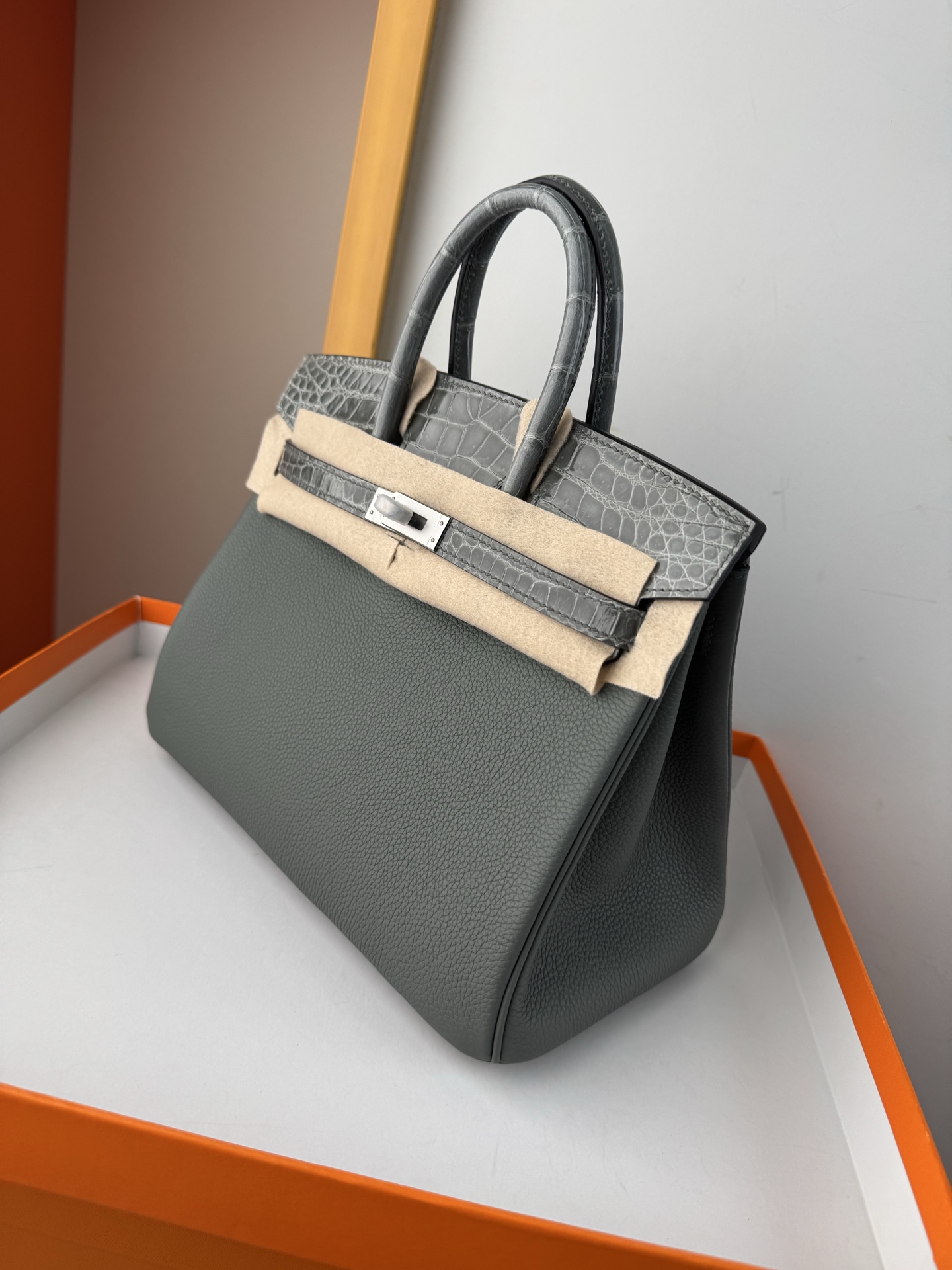 现货✨ touch BK25 

Togo皮拼高光鳄鱼皮铂金25cm

全手缝蜡线 全钢五金 内里山羊皮
