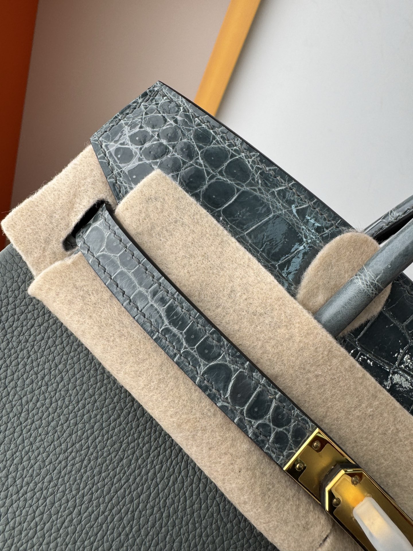 现货✨ touch BK25 

Togo皮拼高光鳄鱼皮铂金25cm

全手缝蜡线 全钢五金 内里山羊皮
