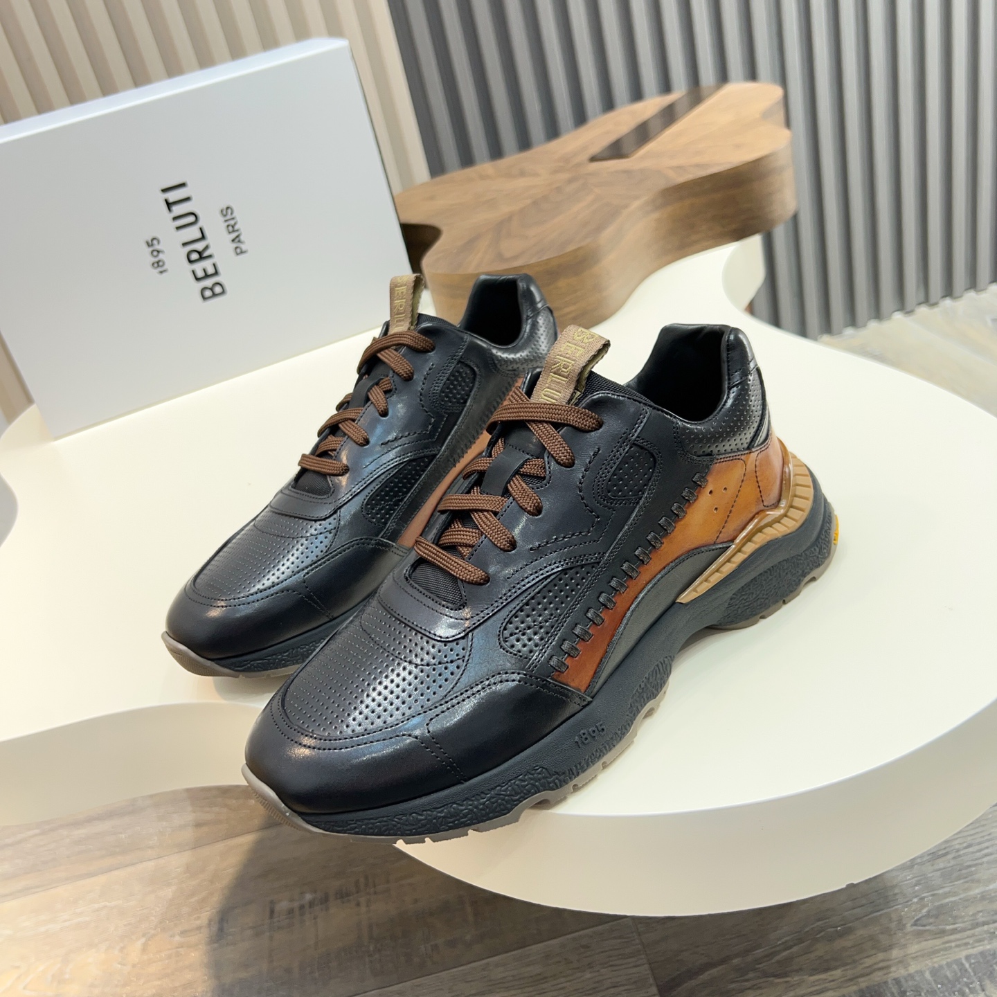 Berluti Men's Hand-Painted Leather Sneakers - Classic, Versatile, and High-End 3 i1742851387225 3425 0 1