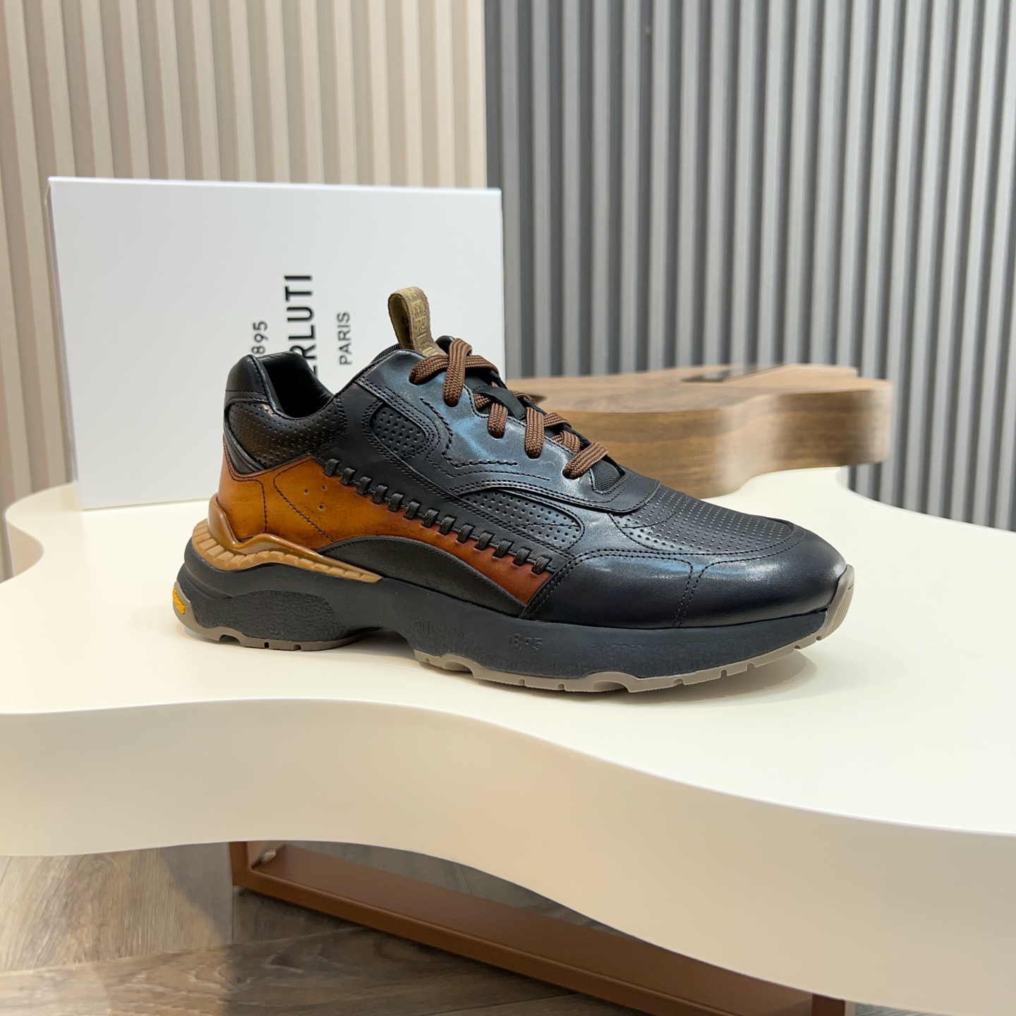 Berluti Men's Hand-Painted Leather Sneakers - Classic, Versatile, and High-End 4 i1742851387225 7096 0 2