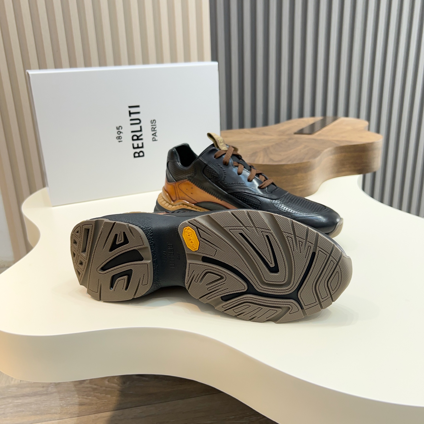 Berluti Men's Hand-Painted Leather Sneakers - Classic, Versatile, and High-End 8 i1742851387226 8722 0 6
