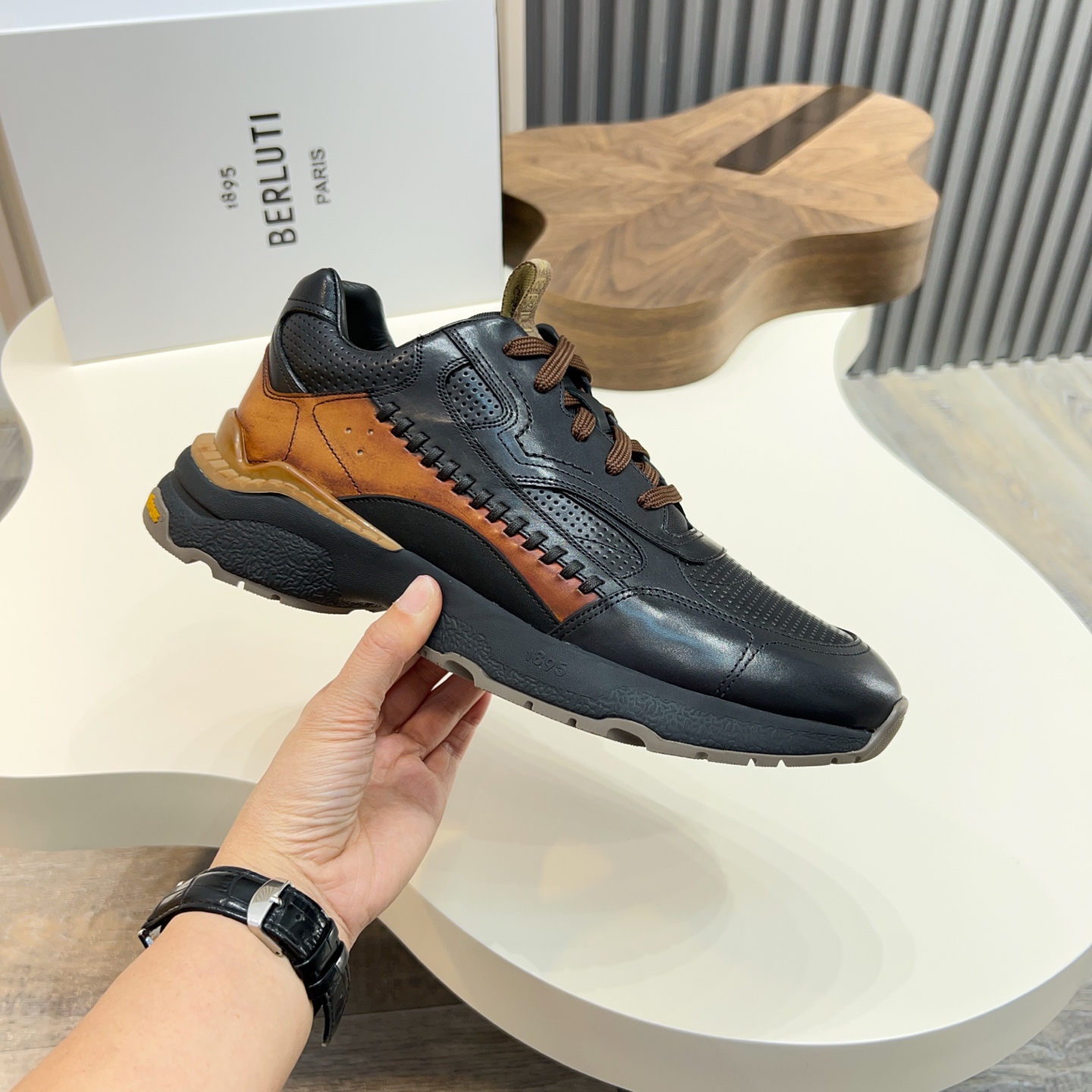 Berluti Men's Hand-Painted Leather Sneakers - Classic, Versatile, and High-End 5 i1742851388772 3897 0 3