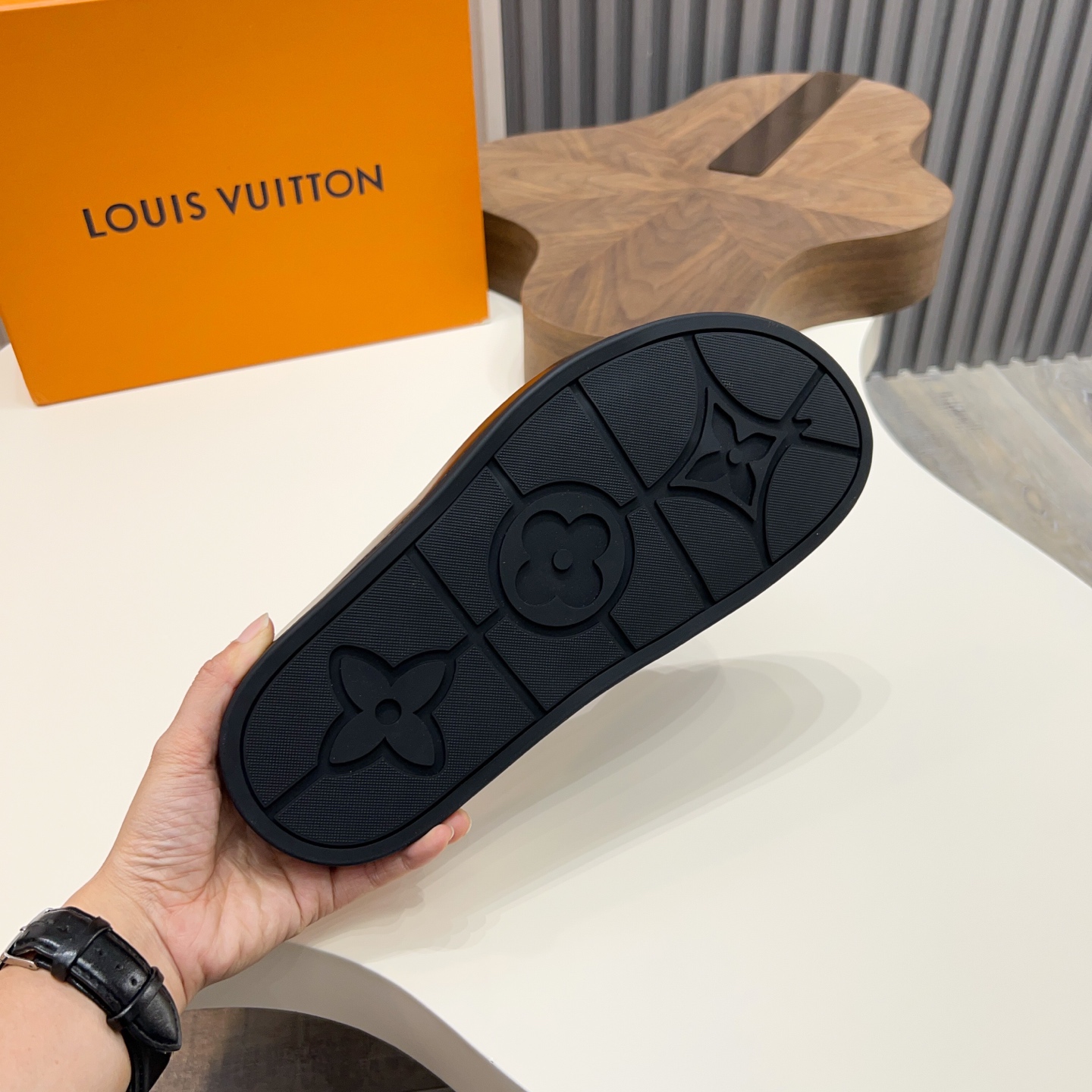 Louis Vuitton Men's Leather Thong Sandals, Summer Essential, Sizes 39-44 8 i1746573787118 1471 0 6