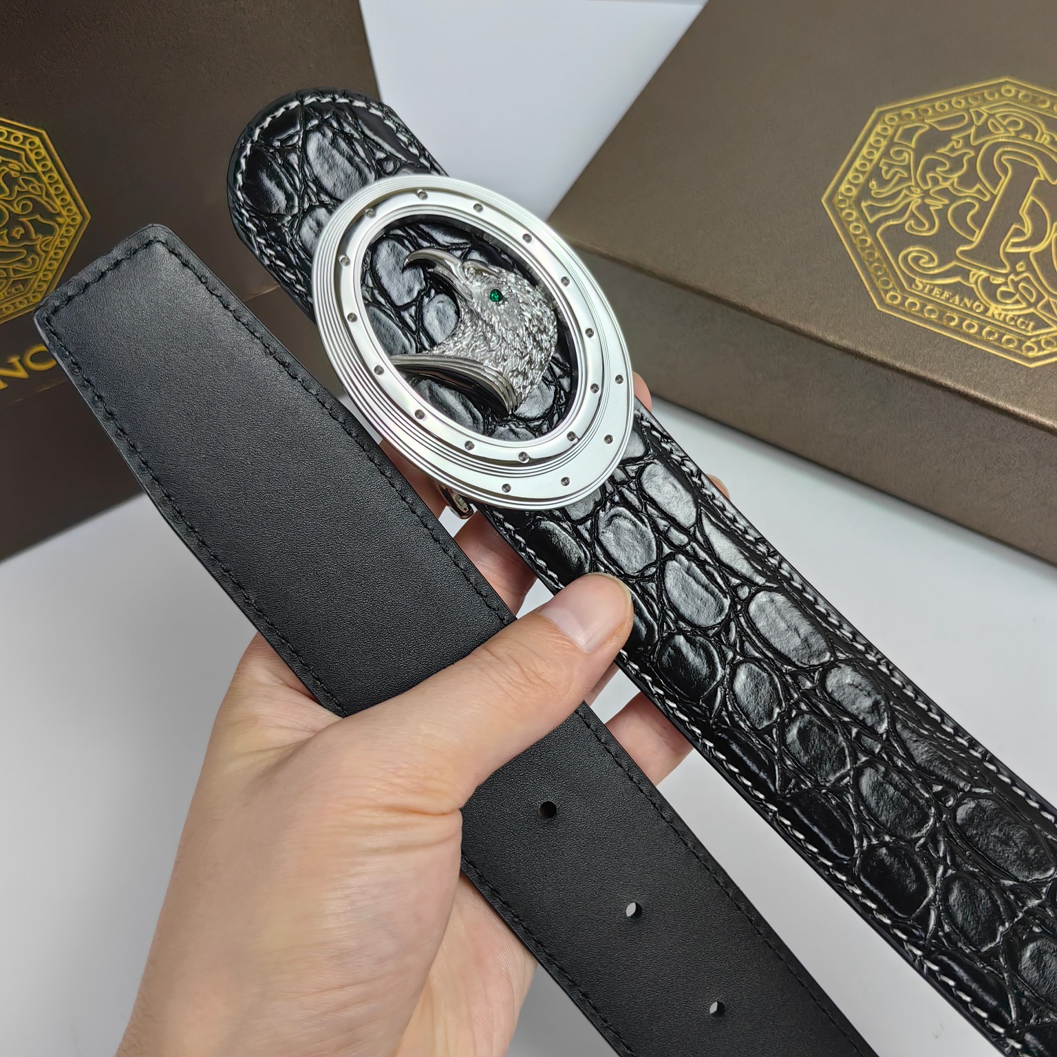 High-Grade Falcon Design Leather Belt with Fine Details and Steel Button - 图片 6