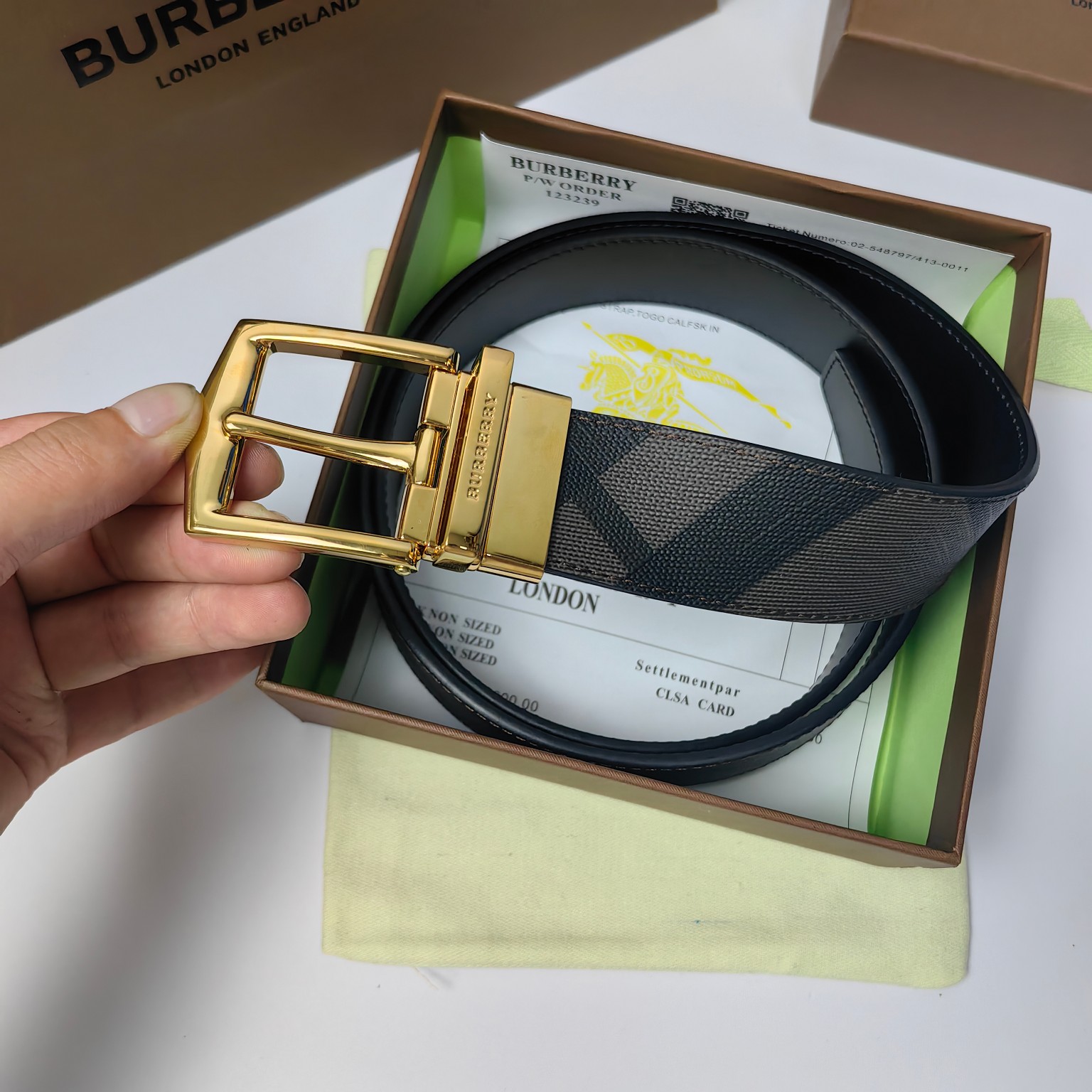 巴寶莉BURBERRY官网最新款35MM皮革腰带帶身採用進口皮頭層軟皮工艺純銅扣轉動扣雙面可用做工精緻